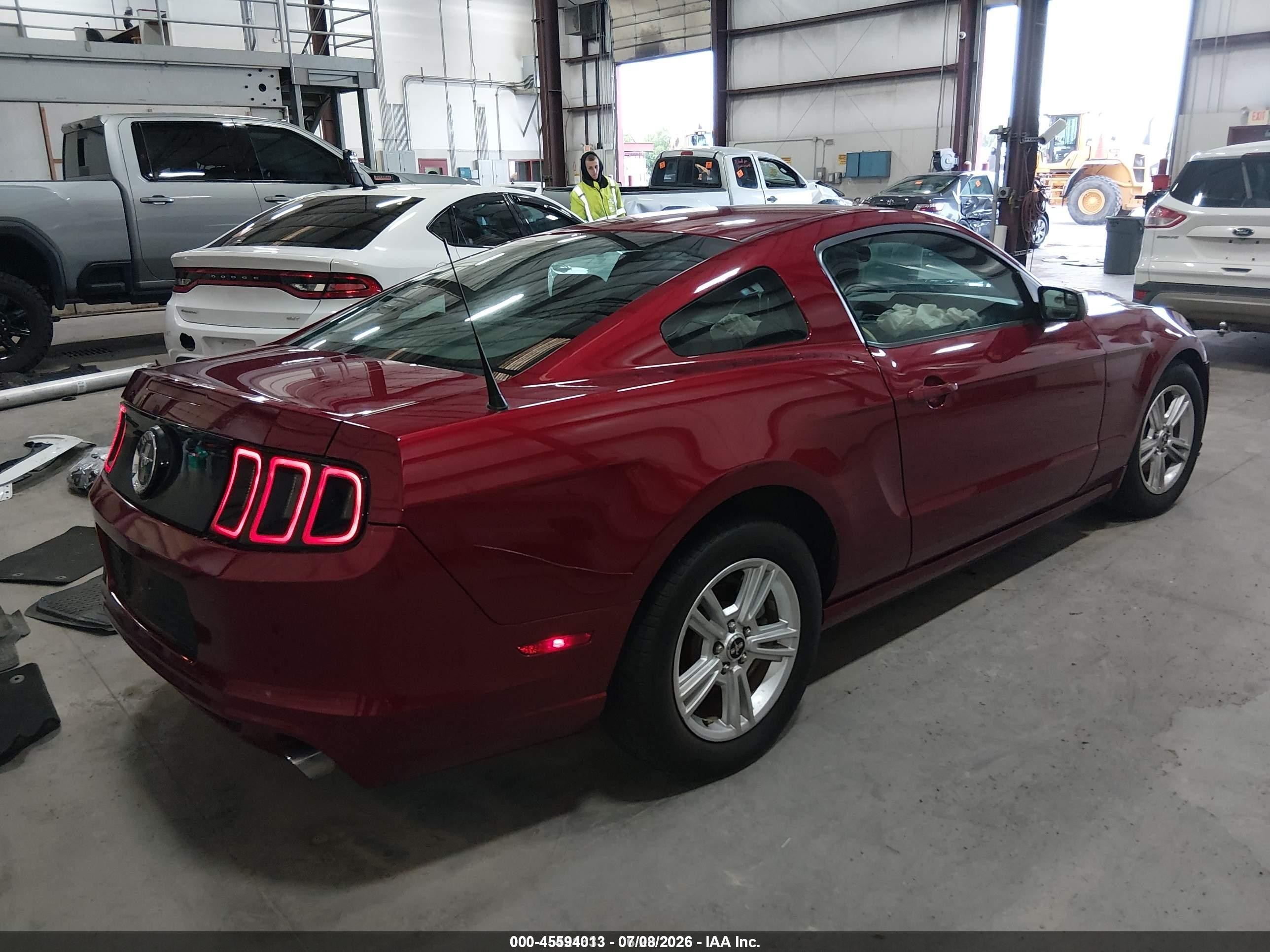 2014 Ford Mustang V6/v6 Premium Красный vin: 1ZVBP8AM3E5252899