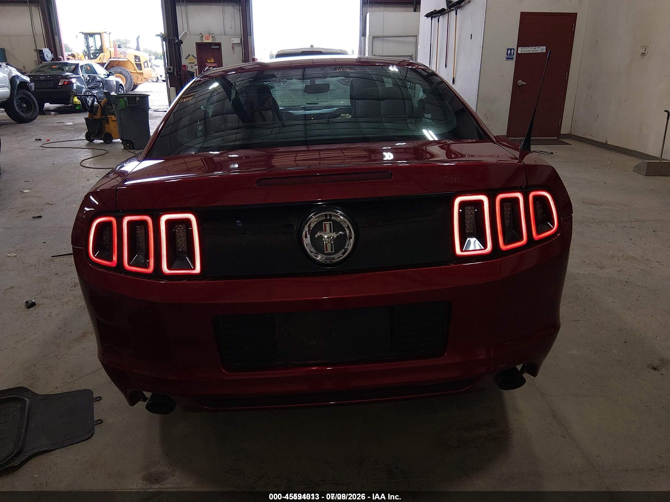 2014 Ford Mustang V6/v6 Premium Красный vin: 1ZVBP8AM3E5252899