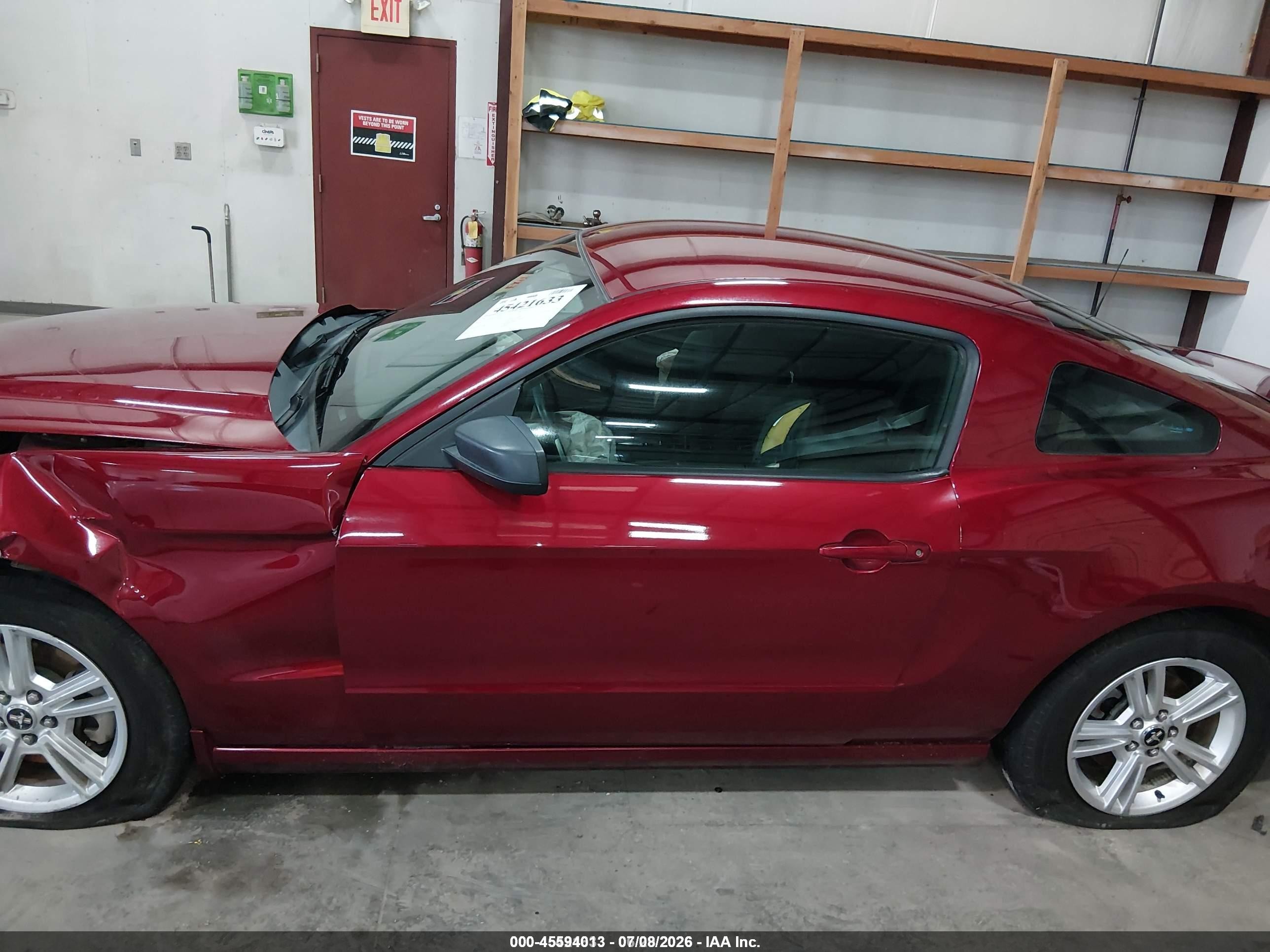 2014 Ford Mustang V6/v6 Premium Красный vin: 1ZVBP8AM3E5252899
