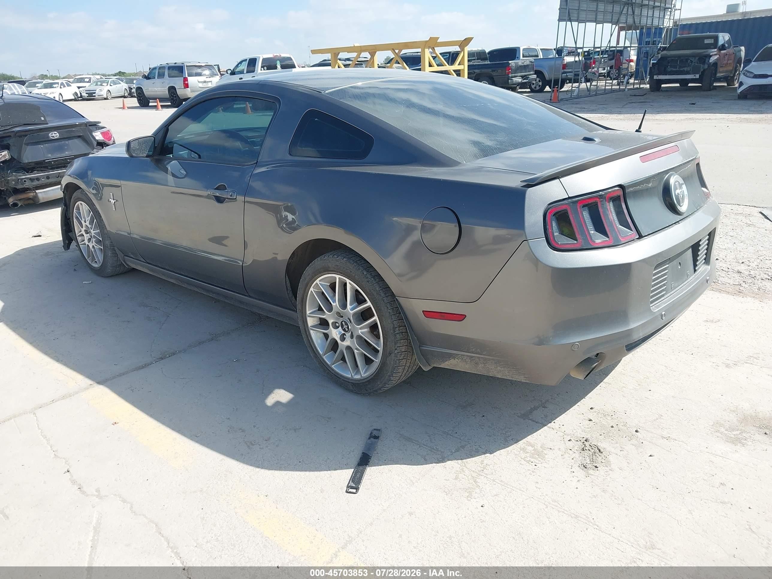 2014 Ford Mustang V6 Premium Gray vin: 1ZVBP8AM3E5290391