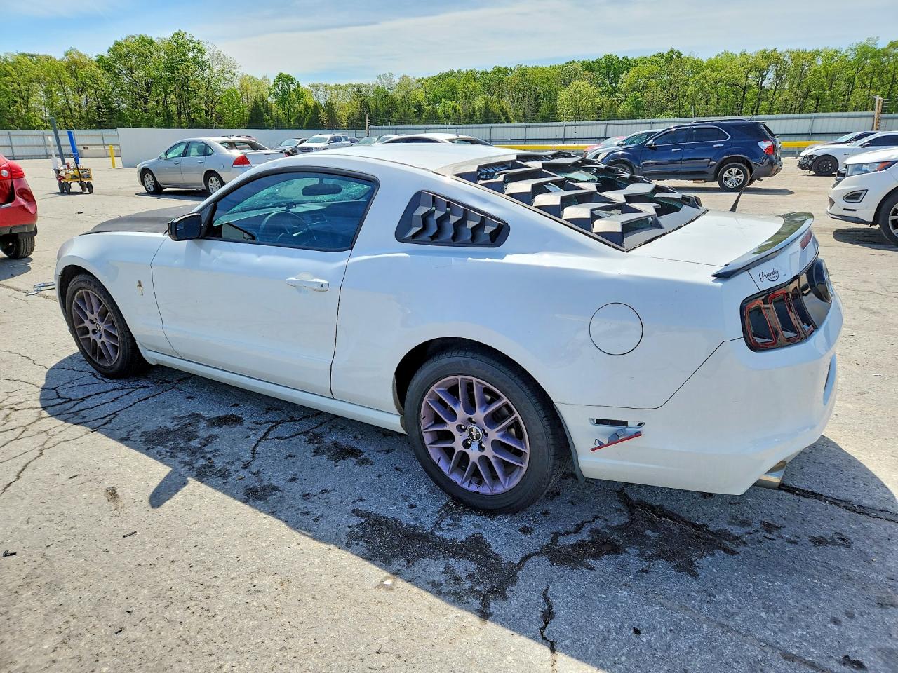 2014 Ford Mustang Белый vin: 1ZVBP8AM3E5301776