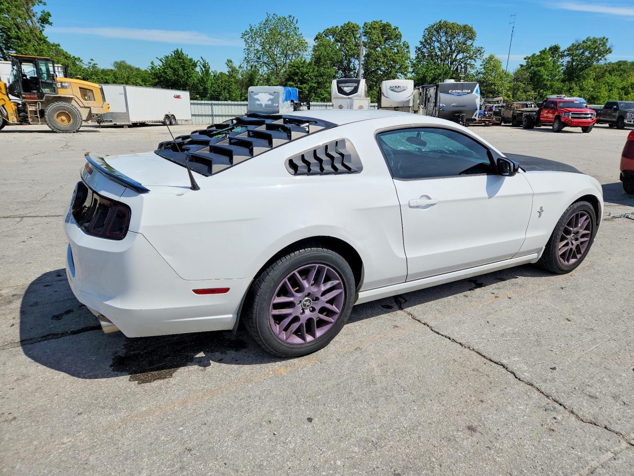 2014 Ford Mustang Белый vin: 1ZVBP8AM3E5301776