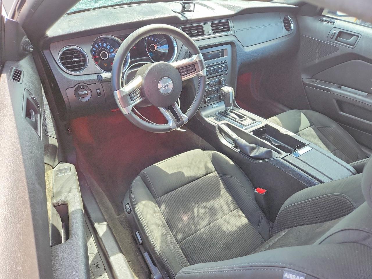 2014 Ford Mustang Белый vin: 1ZVBP8AM3E5301776