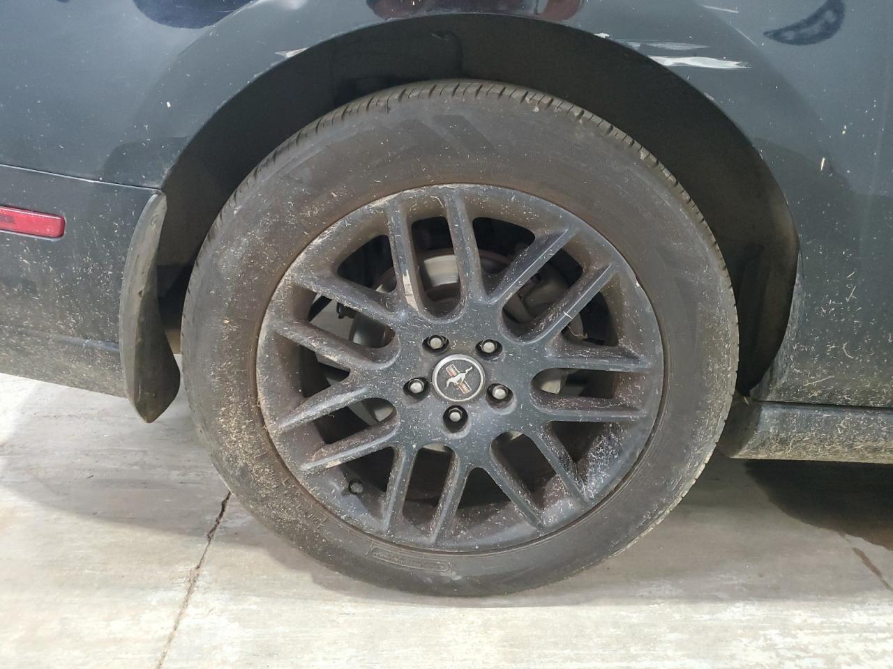 2014 Ford Mustang Black vin: 1ZVBP8AM3E5320148 Damage: Right Rear Wheel, Curb Rash, > 12 Inches