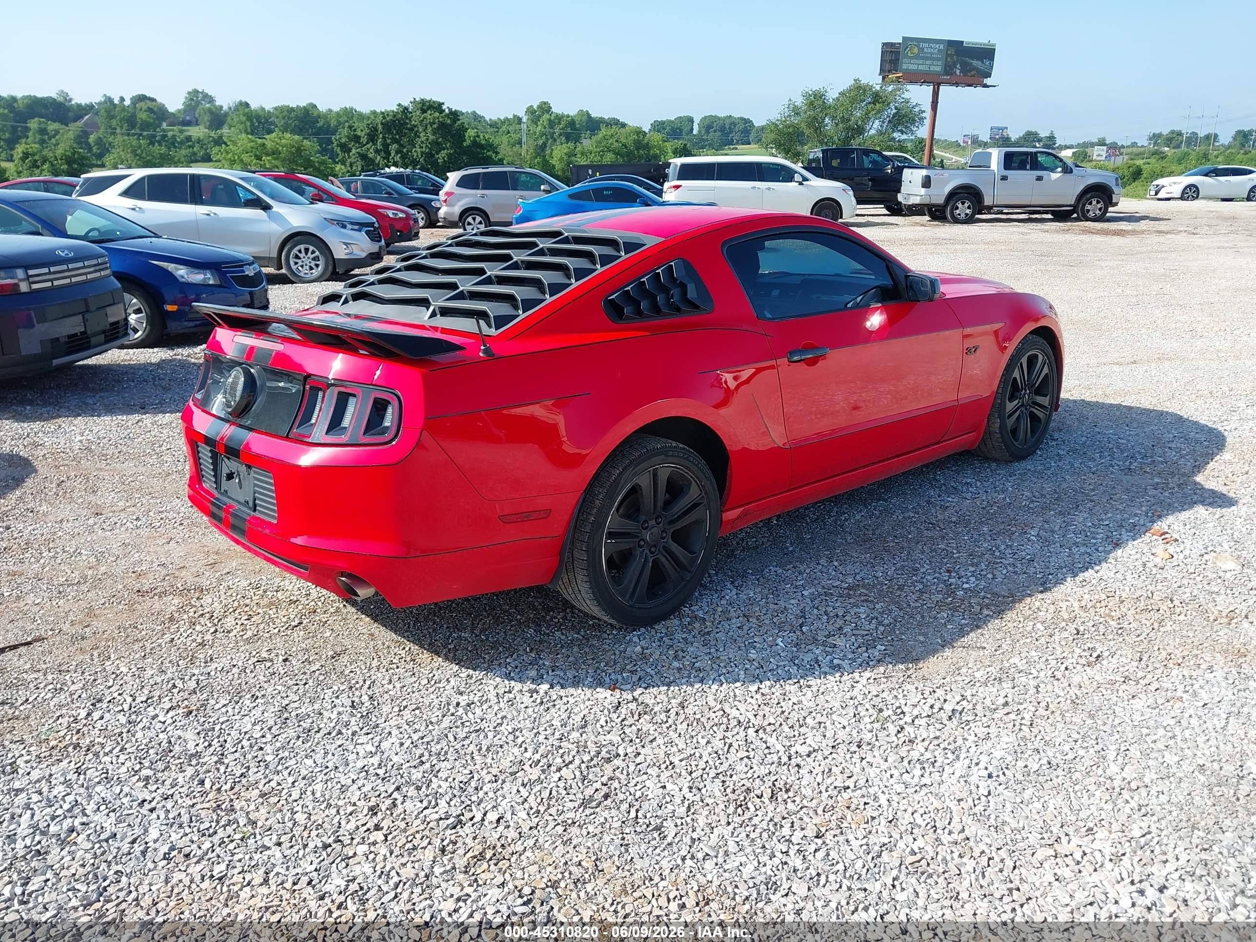 2014 Ford Mustang V6 Red vin: 1ZVBP8AM3E5334549