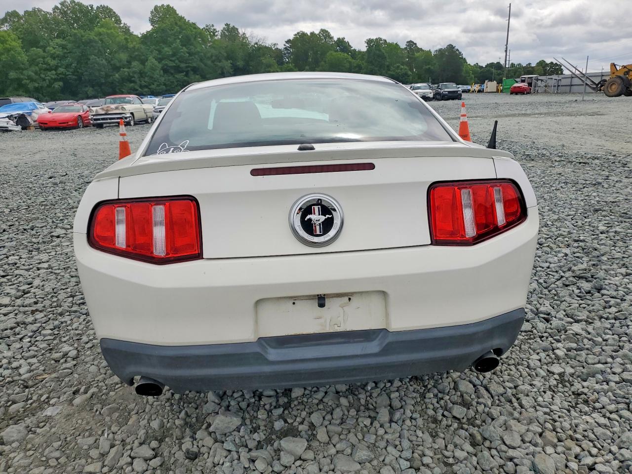 2012 Ford Mustang White vin: 1ZVBP8AM4C5207662