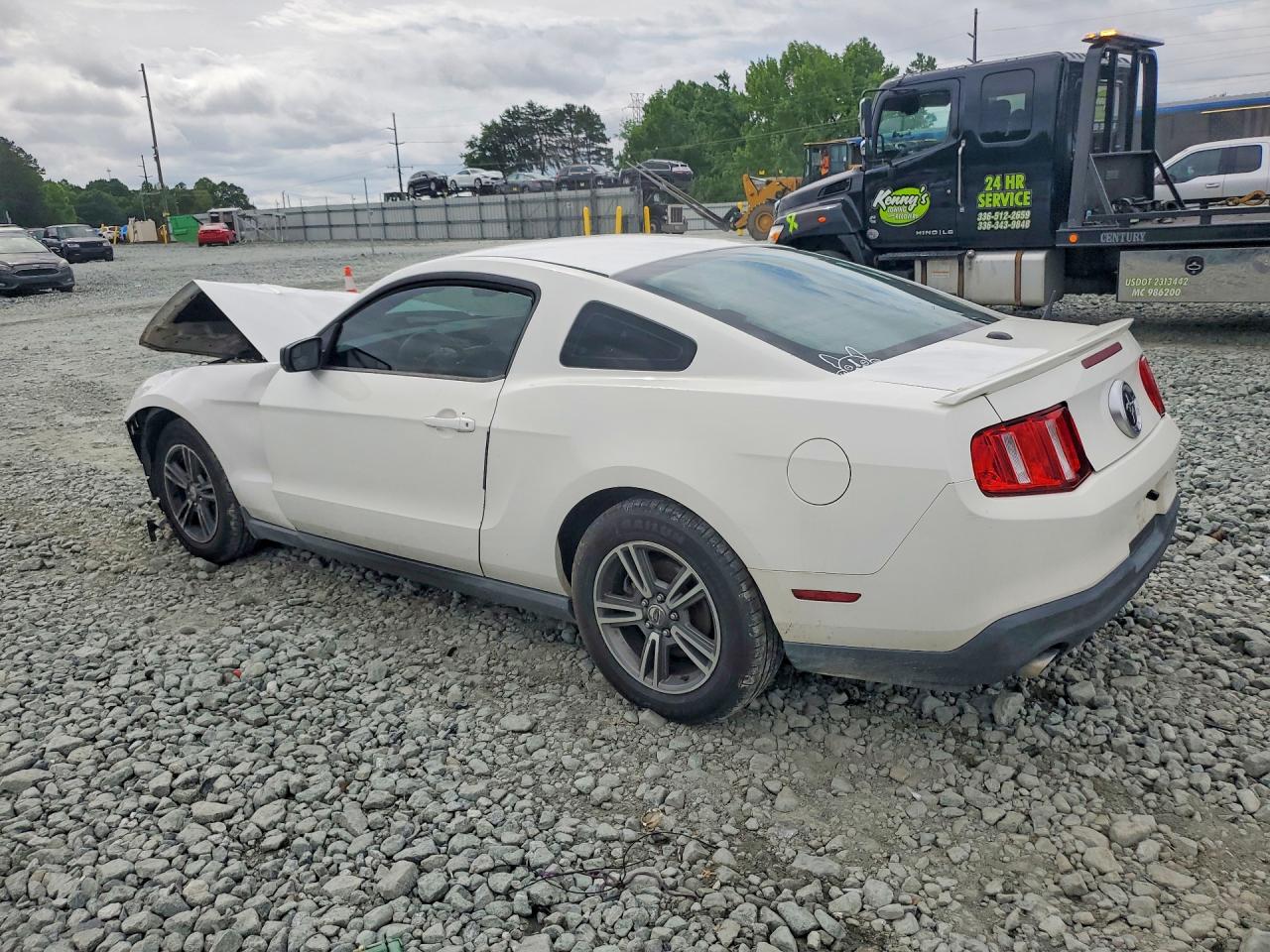 2012 Ford Mustang White vin: 1ZVBP8AM4C5207662