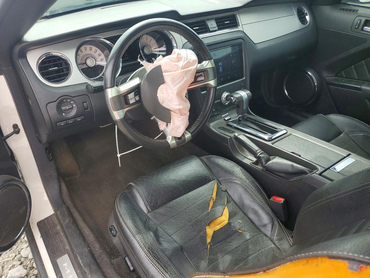 2012 Ford Mustang White vin: 1ZVBP8AM4C5207662