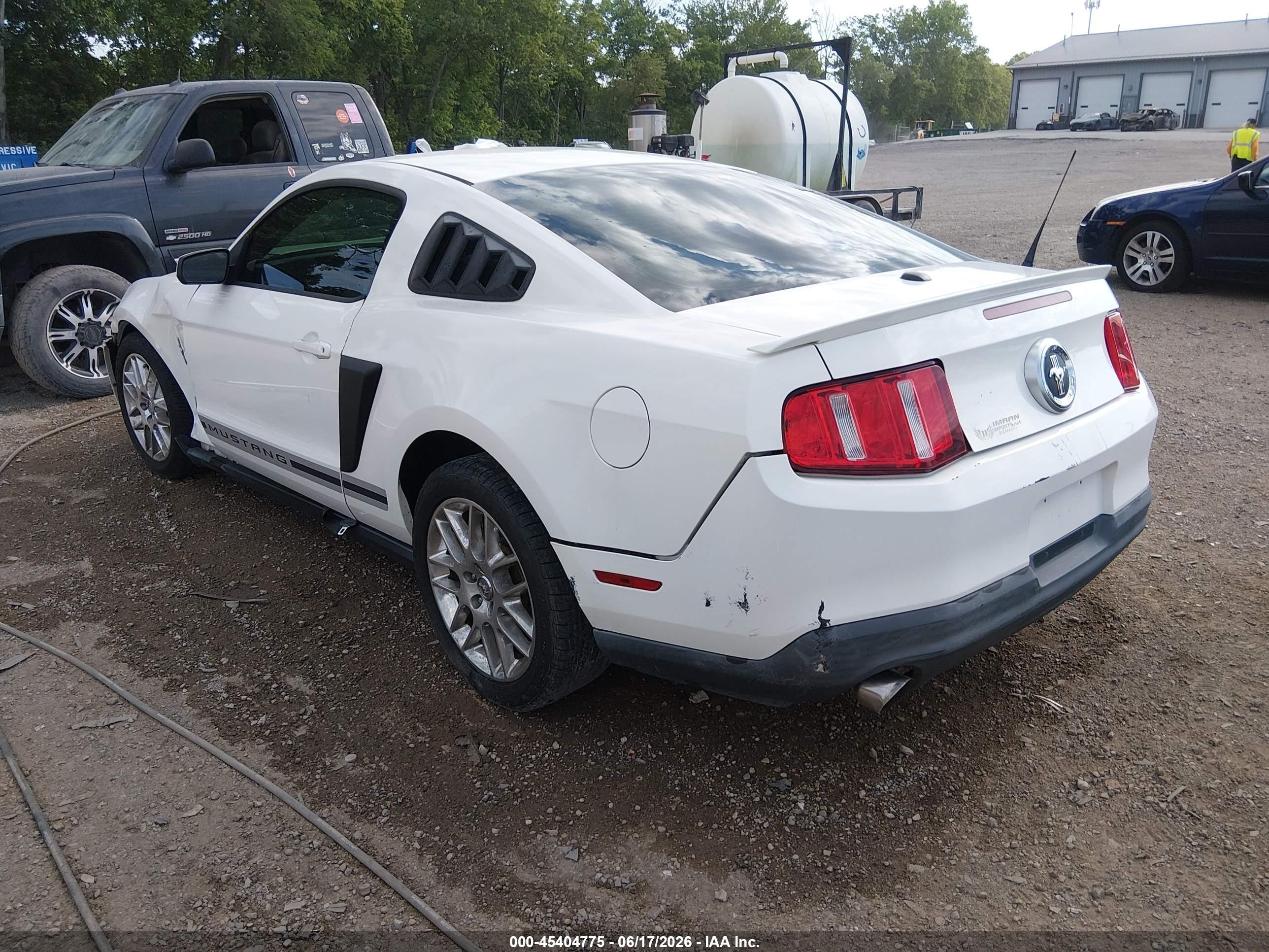 2012 Ford Mustang V6/v6 Premium White vin: 1ZVBP8AM4C5233274