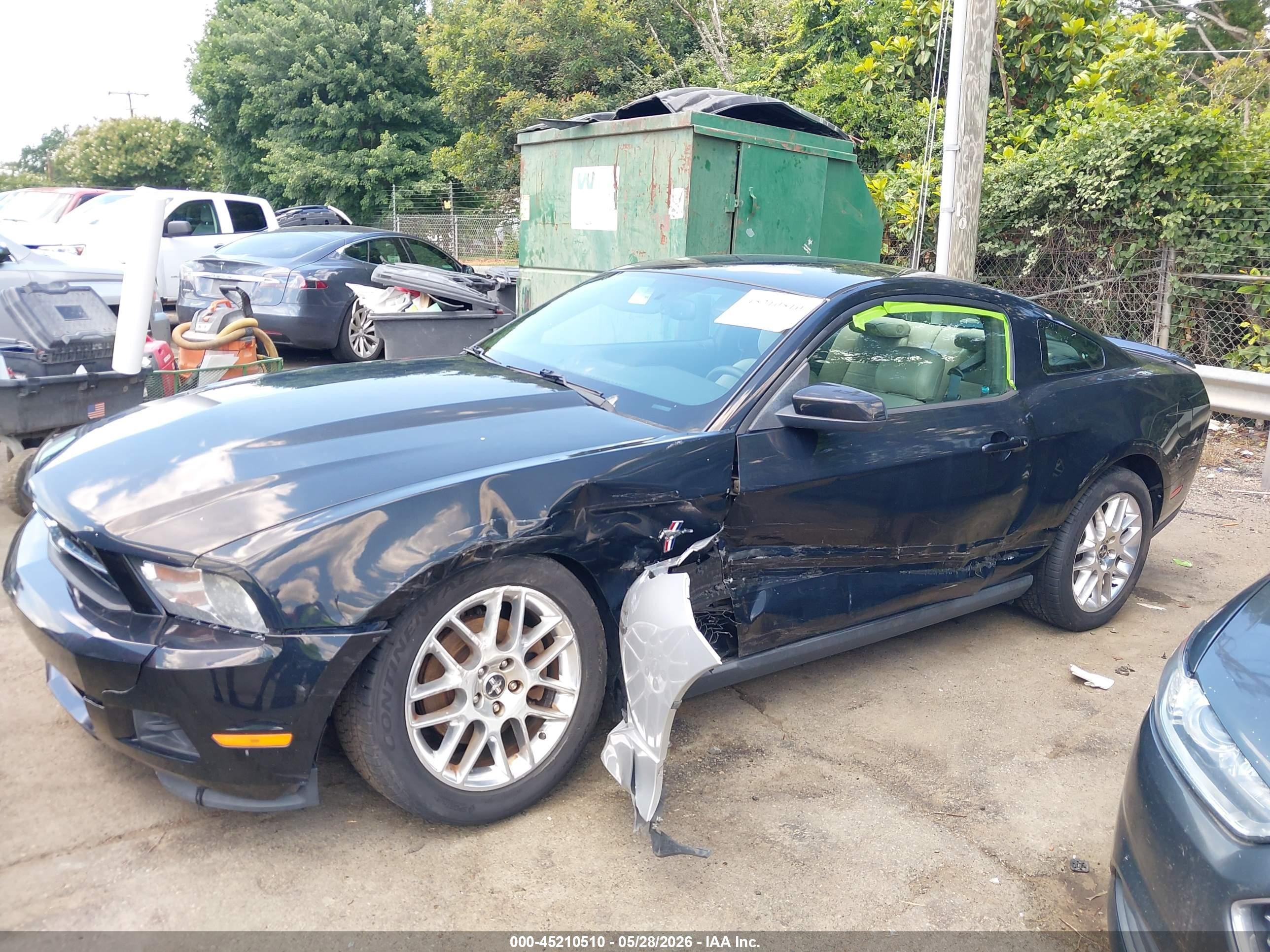 2012 Ford Mustang V6 Premium Black vin: 1ZVBP8AM4C5277002