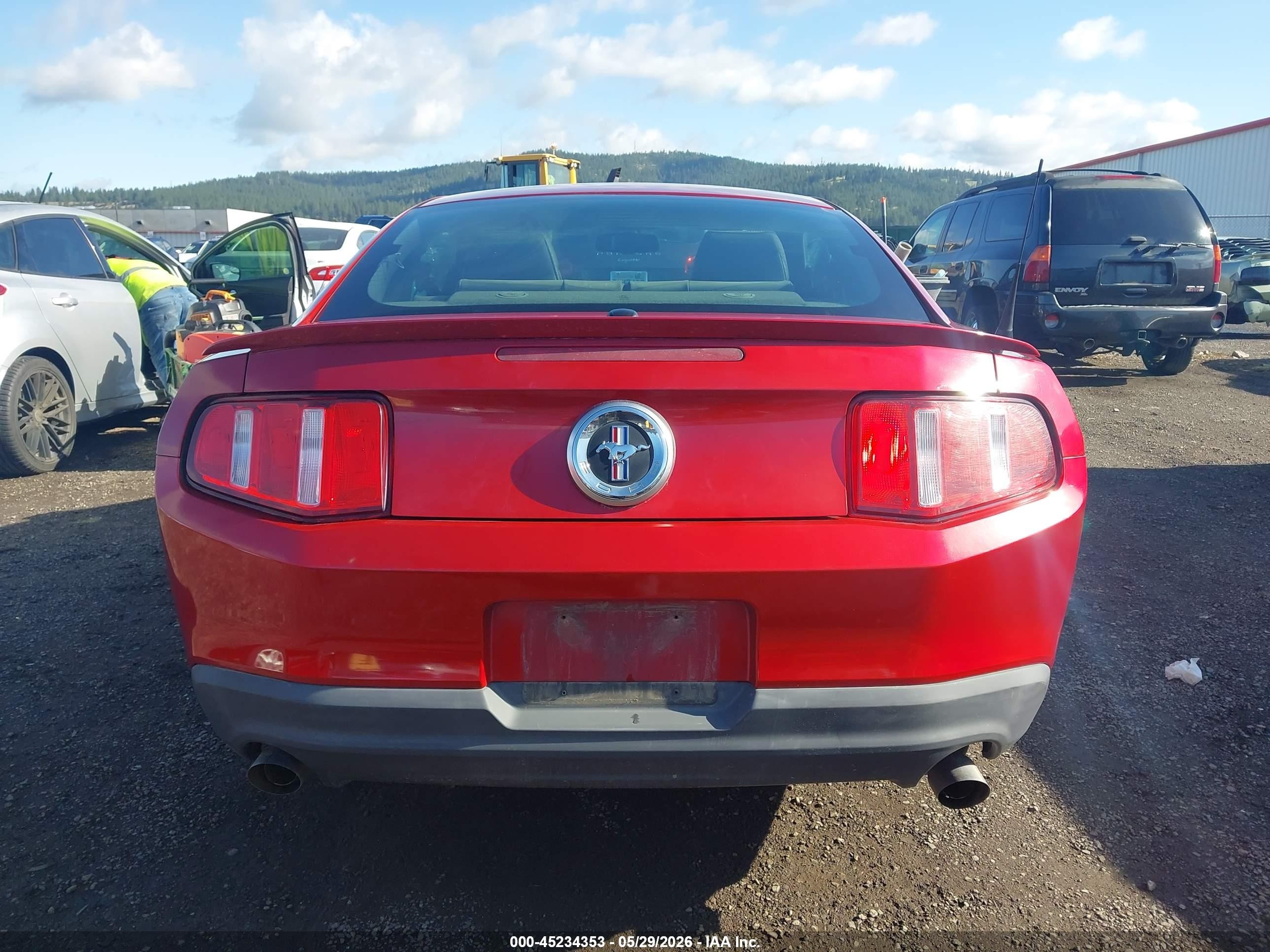 2012 Ford Mustang V6 Premium Red vin: 1ZVBP8AM4C5286038