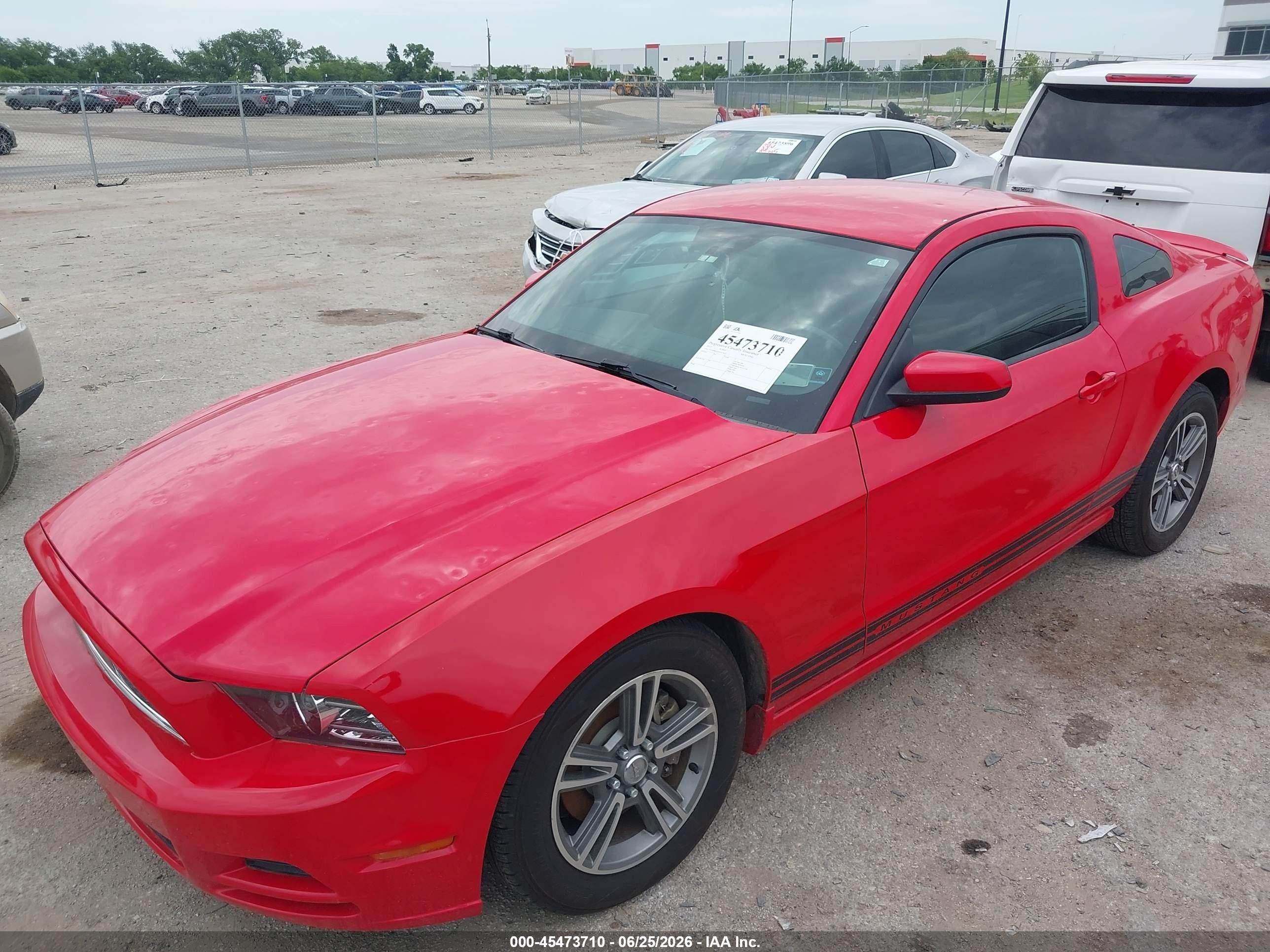 2013 Ford Mustang V6/v6 Premium Красный vin: 1ZVBP8AM4D5227623