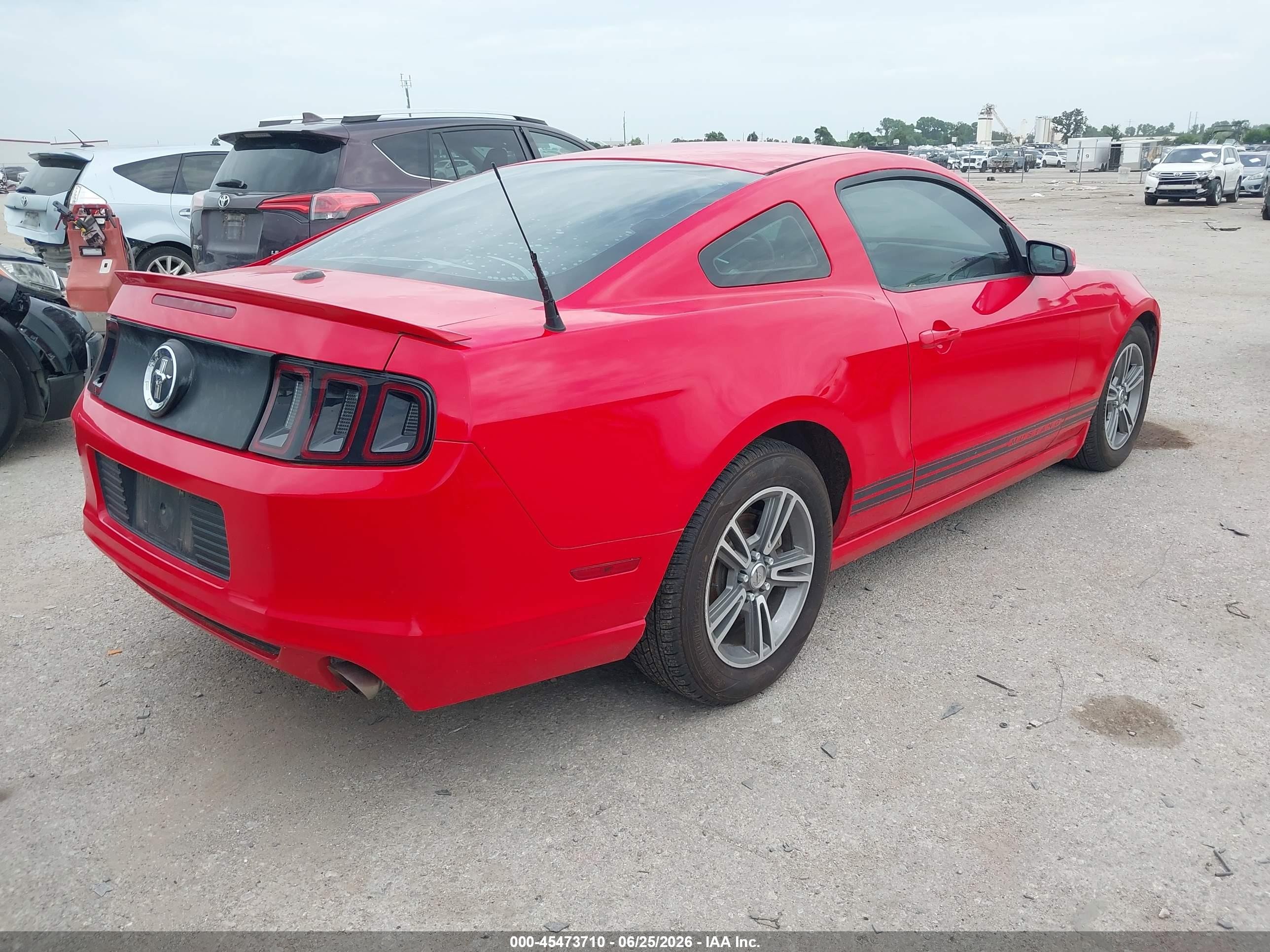 2013 Ford Mustang V6/v6 Premium Красный vin: 1ZVBP8AM4D5227623