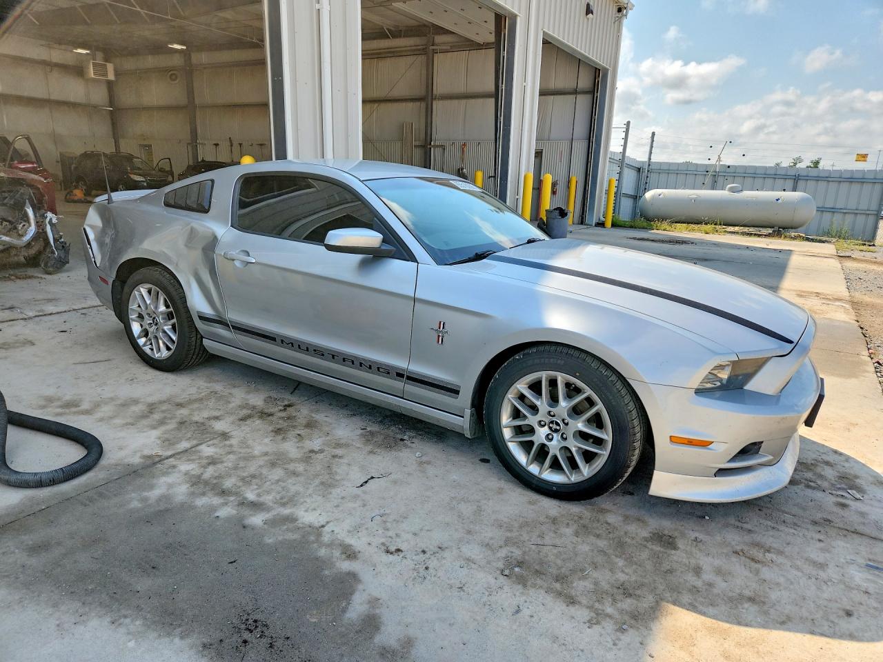 2013 Ford Mustang Silver vin: 1ZVBP8AM4D5271556