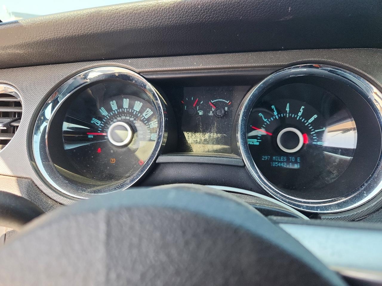 2013 Ford Mustang Red vin: 1ZVBP8AM4D5272111