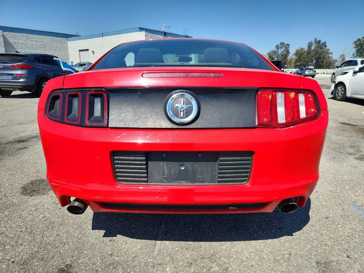 2013 Ford Mustang Red vin: 1ZVBP8AM4D5272111