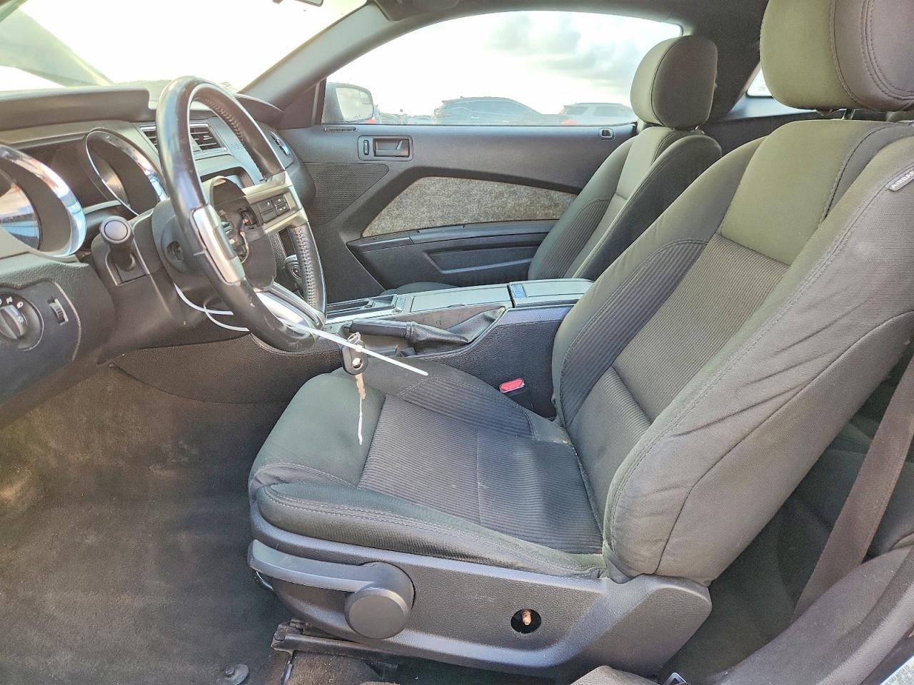 2013 Ford Mustang Черный vin: 1ZVBP8AM4D5275963