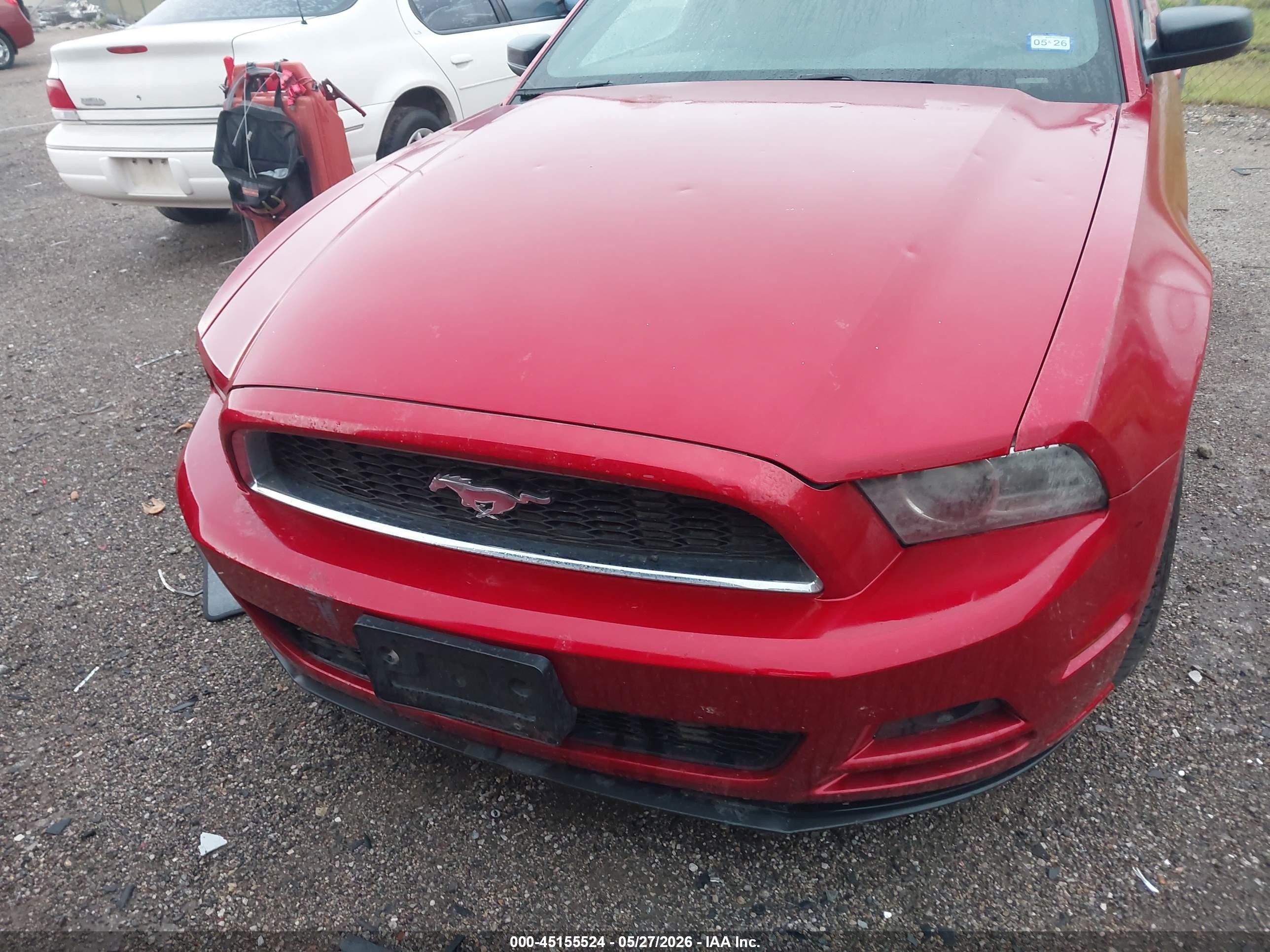 2013 Ford Mustang V6 Red vin: 1ZVBP8AM4D5281858