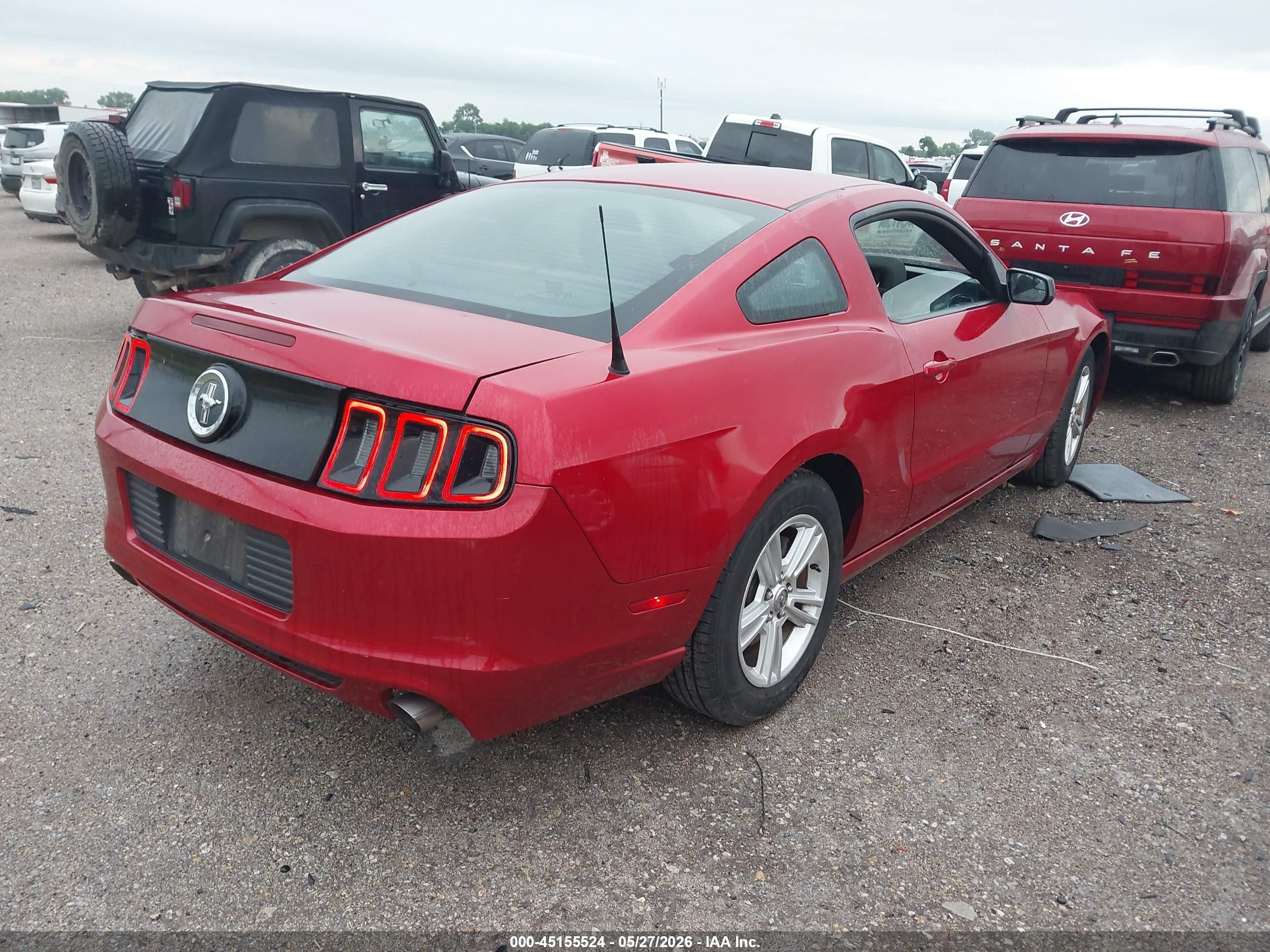 2013 Ford Mustang V6 Red vin: 1ZVBP8AM4D5281858