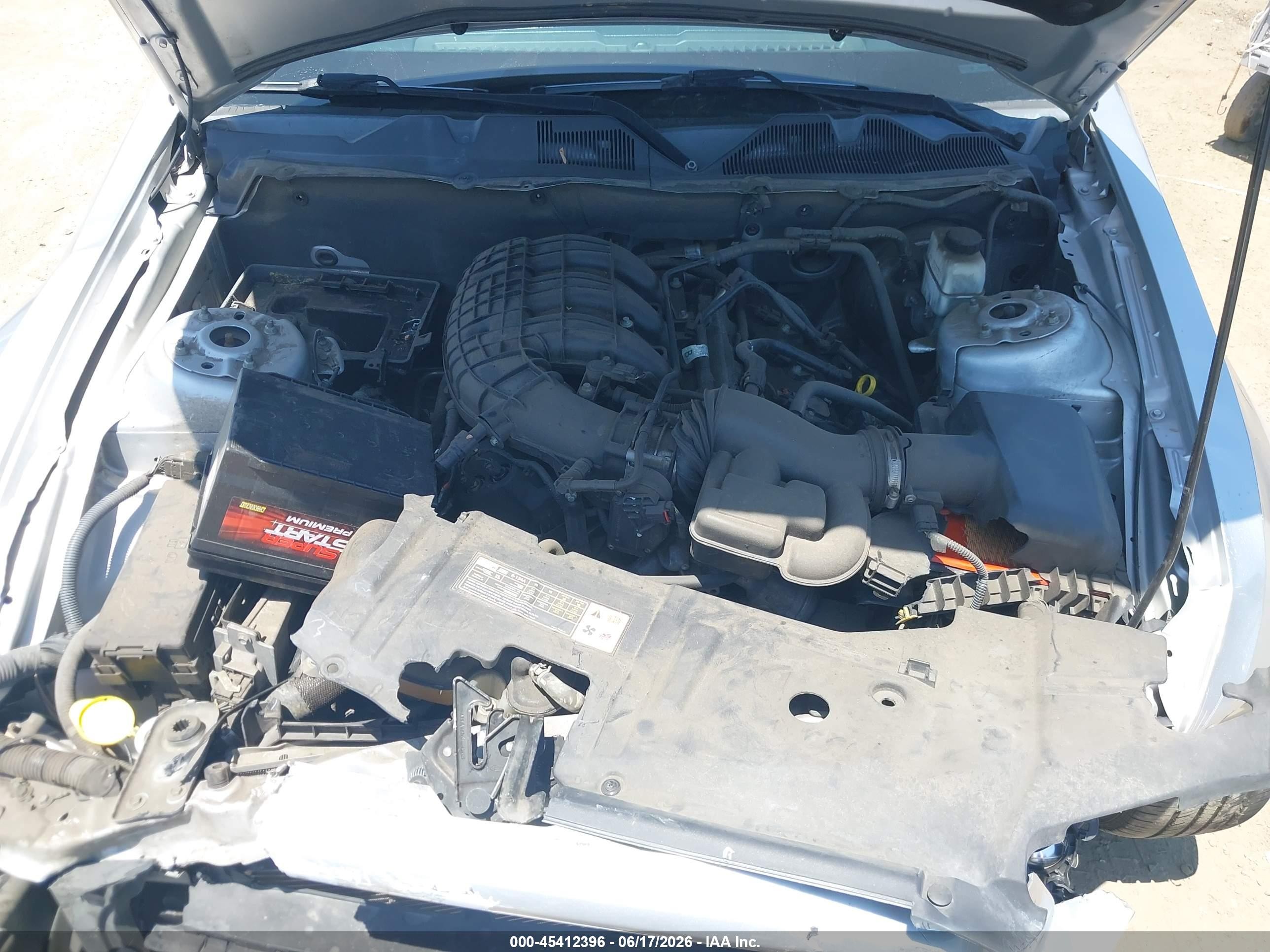 2014 Ford Mustang V6 Silver vin: 1ZVBP8AM4E5211407