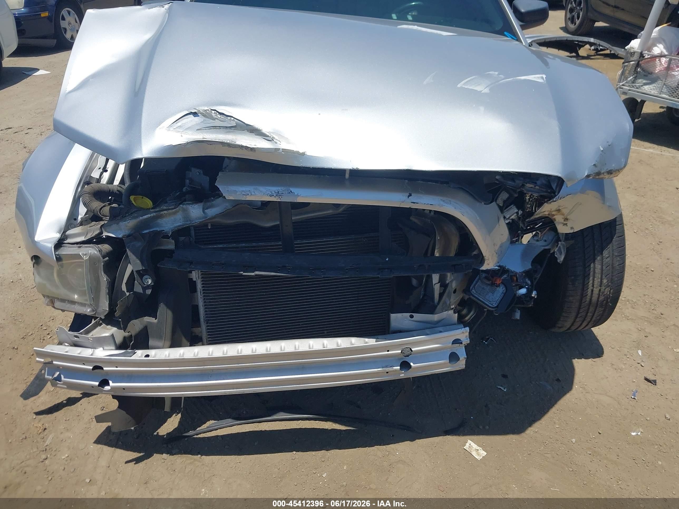2014 Ford Mustang V6 Silver vin: 1ZVBP8AM4E5211407