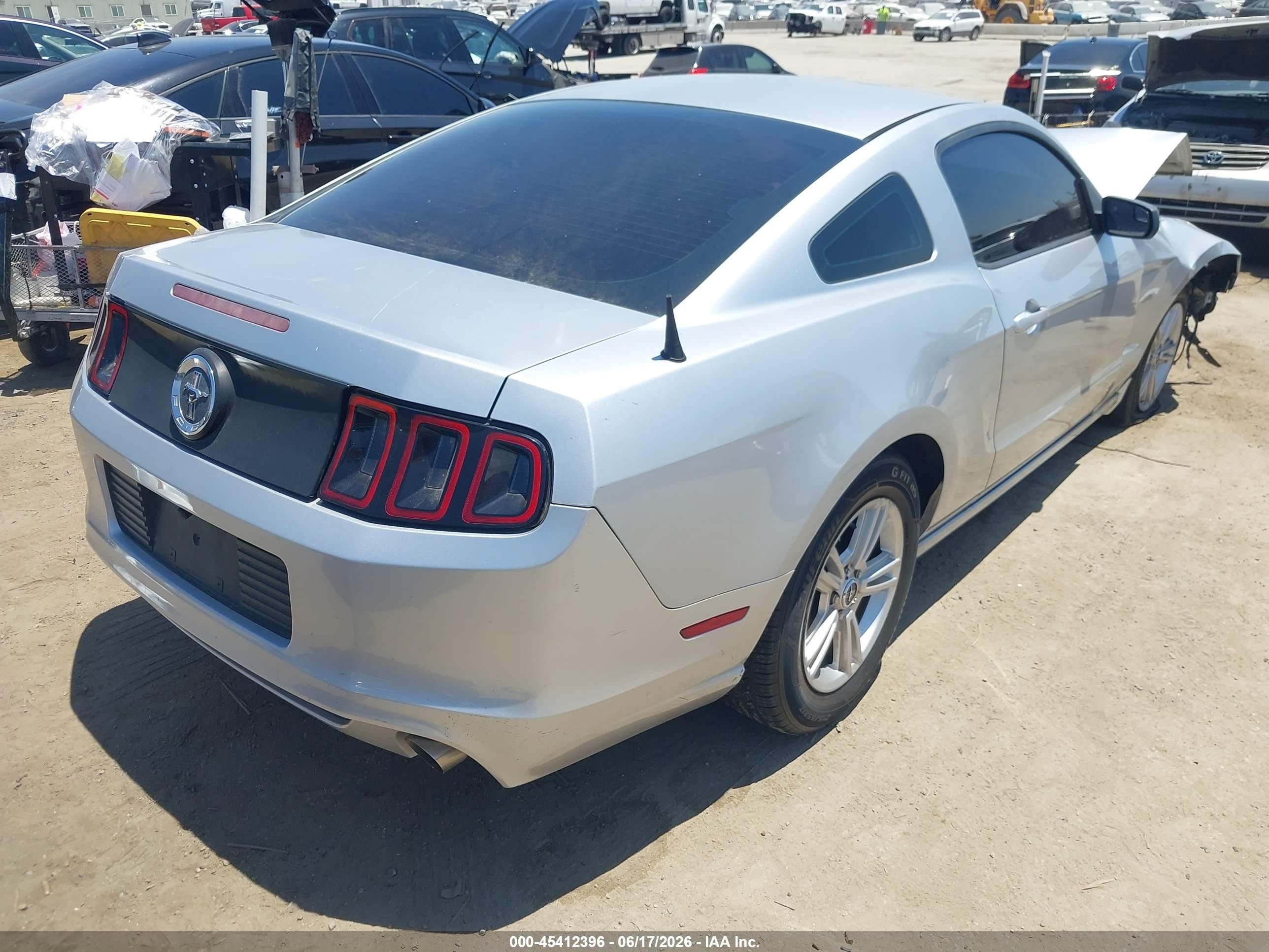 2014 Ford Mustang V6 Silver vin: 1ZVBP8AM4E5211407