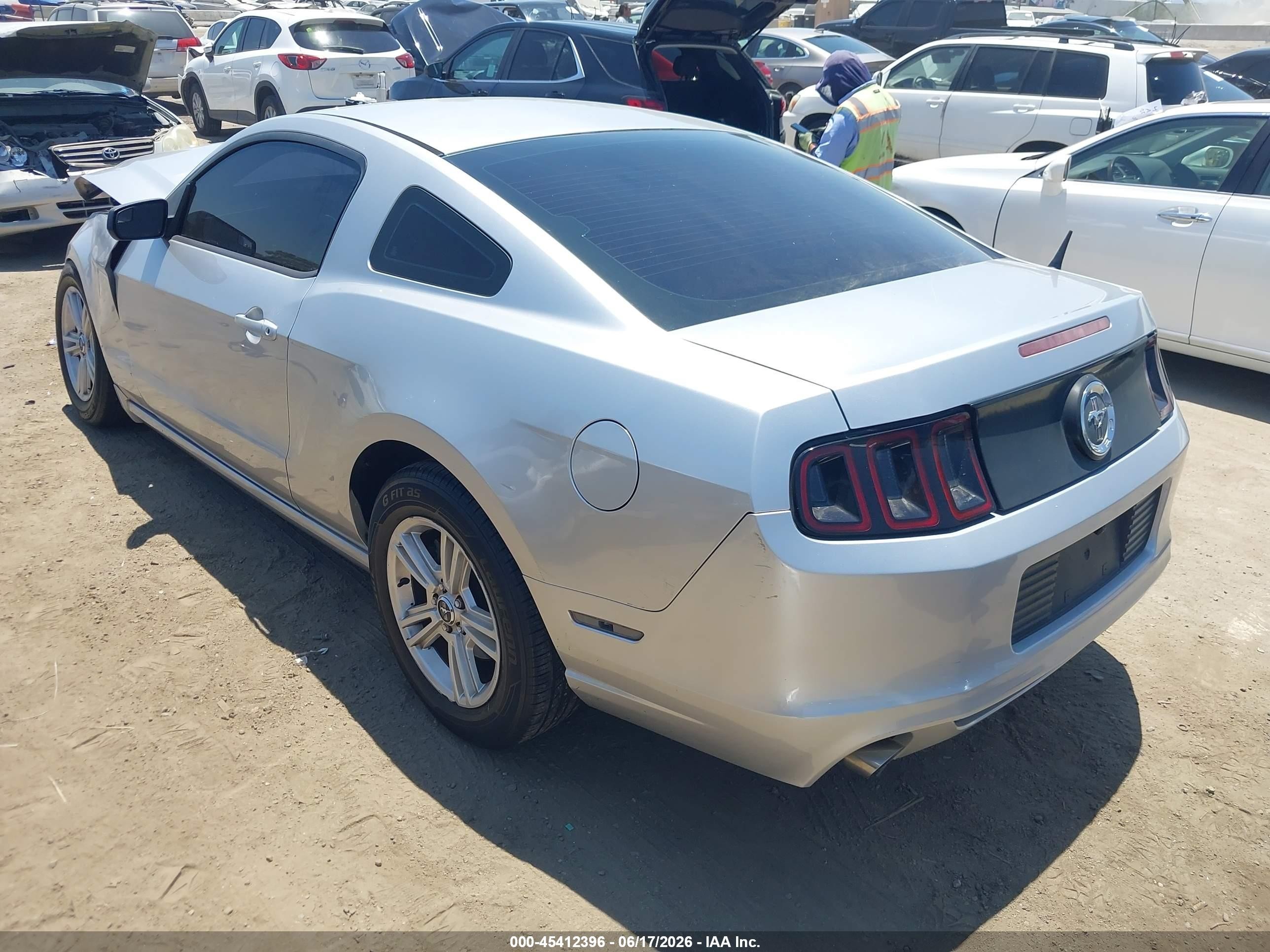 2014 Ford Mustang V6 Silver vin: 1ZVBP8AM4E5211407