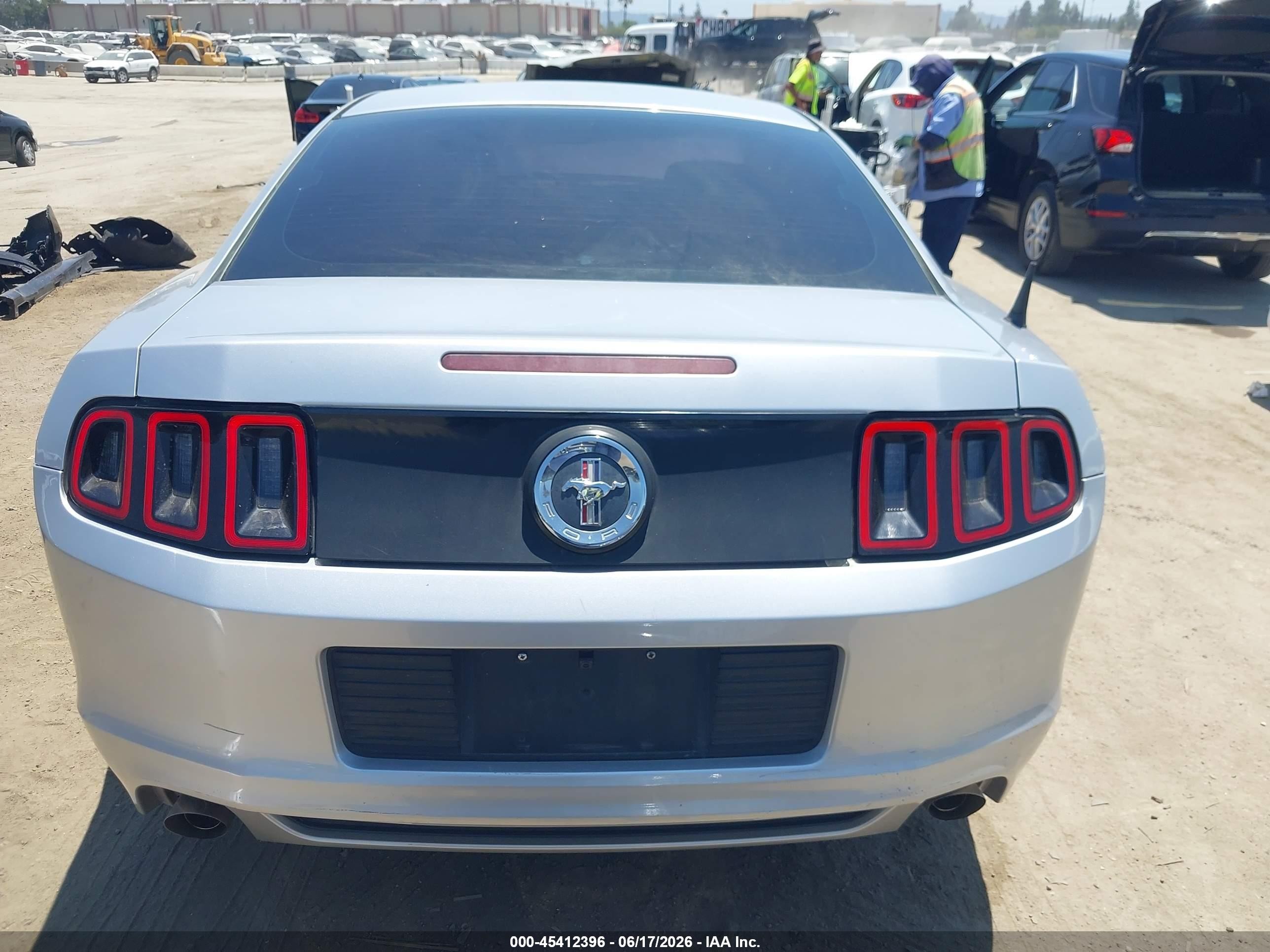 2014 Ford Mustang V6 Silver vin: 1ZVBP8AM4E5211407