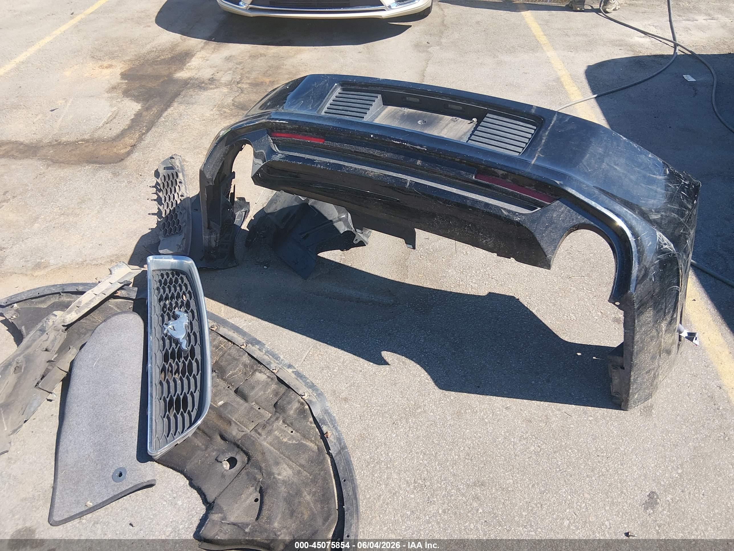 2014 Ford Mustang V6 Черный vin: 1ZVBP8AM4E5266259