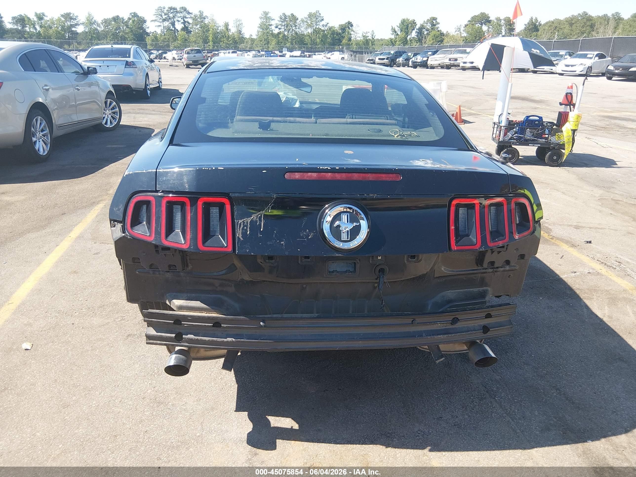 2014 Ford Mustang V6 Черный vin: 1ZVBP8AM4E5266259