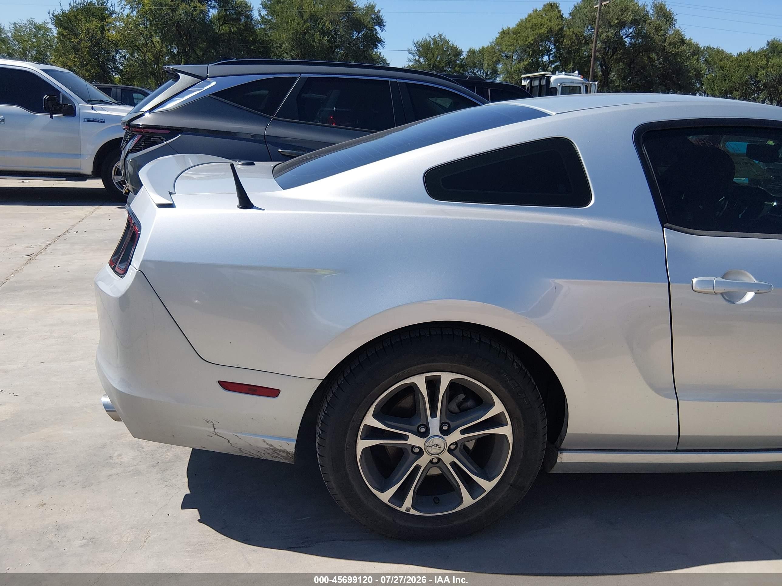 2014 Ford Mustang V6 Premium Silver vin: 1ZVBP8AM4E5321020
