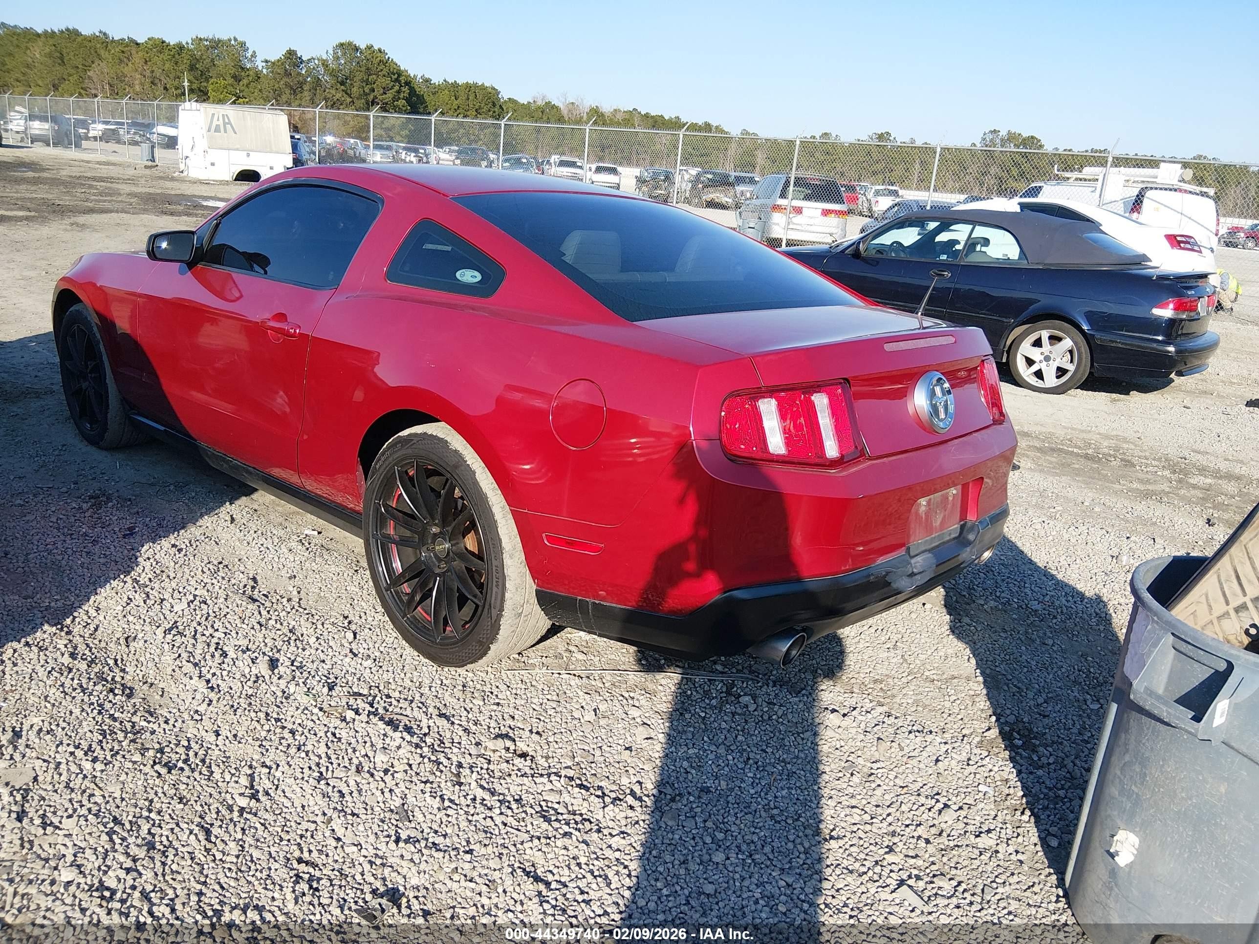 2012 Ford Mustang V6 Red vin: 1ZVBP8AM5C5222123