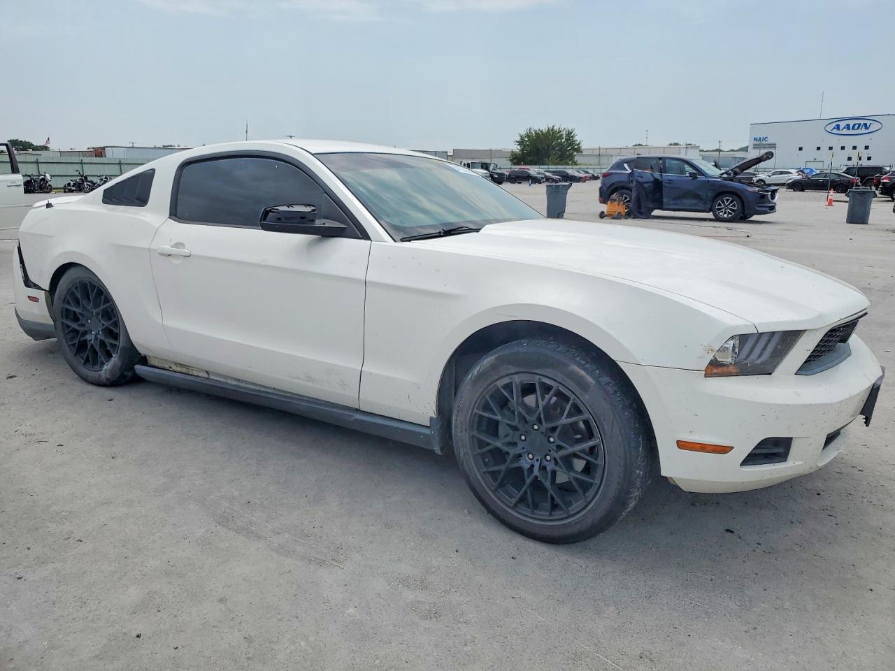 2012 Ford Mustang White vin: 1ZVBP8AM5C5228343