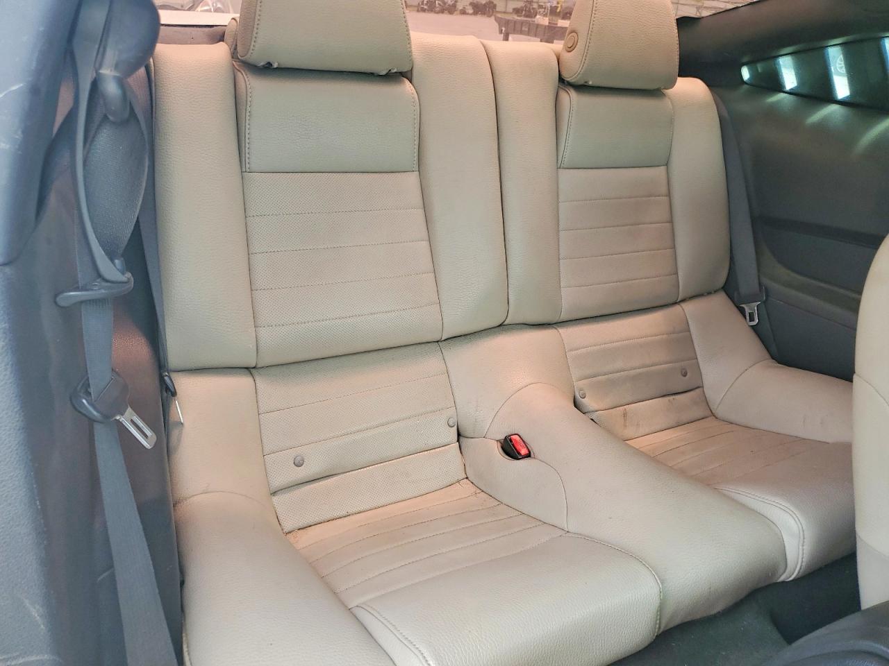 2012 Ford Mustang White vin: 1ZVBP8AM5C5228343