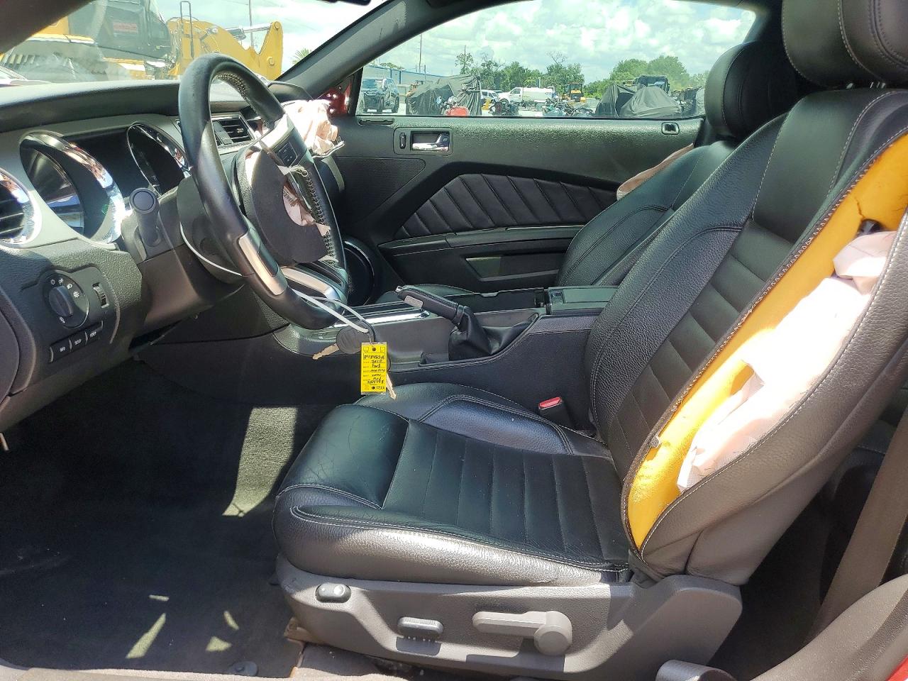 2012 Ford Mustang Burgundy vin: 1ZVBP8AM5C5274027