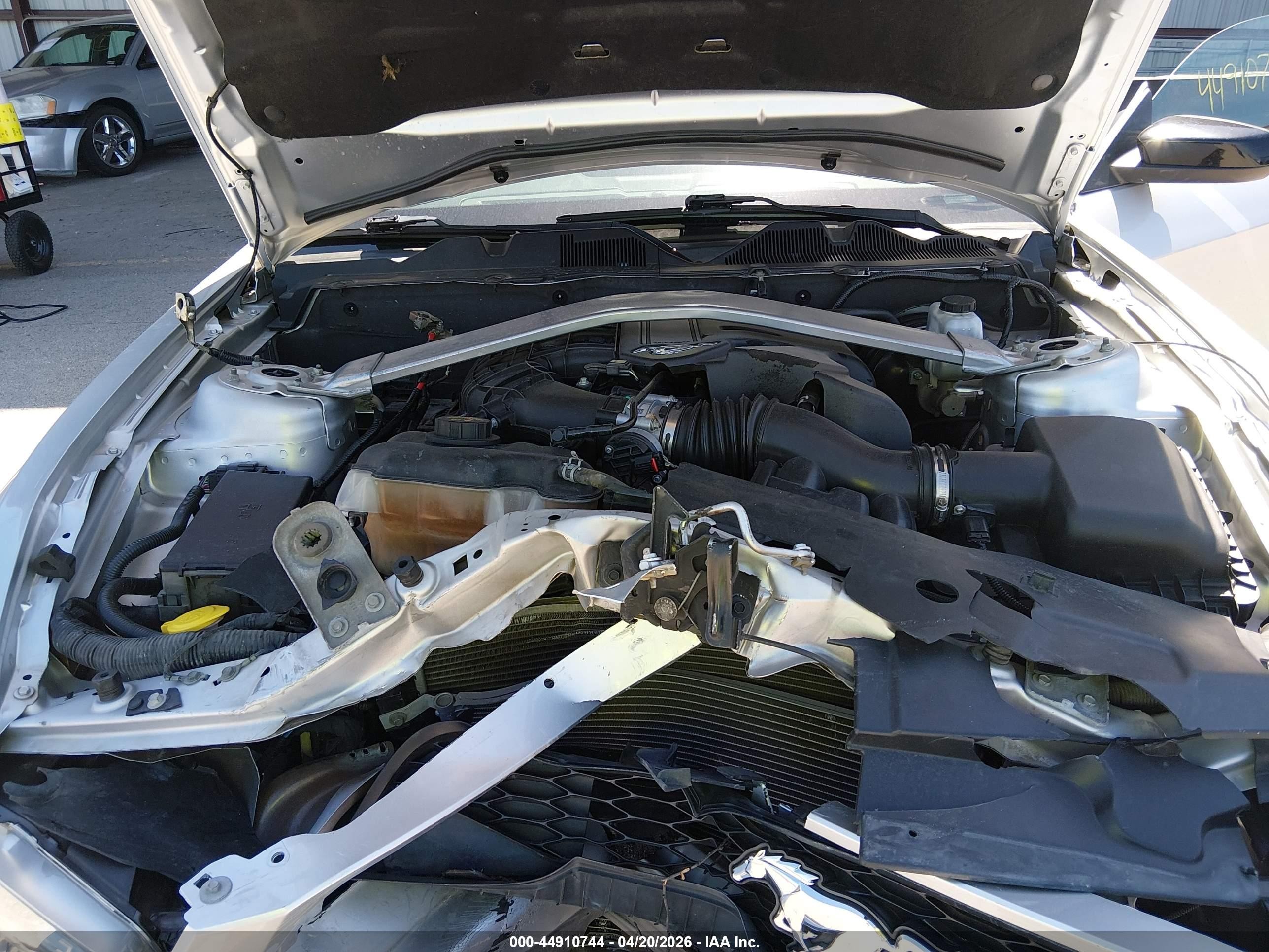 2012 Ford Mustang   Silver vin: 1ZVBP8AM5C5288395