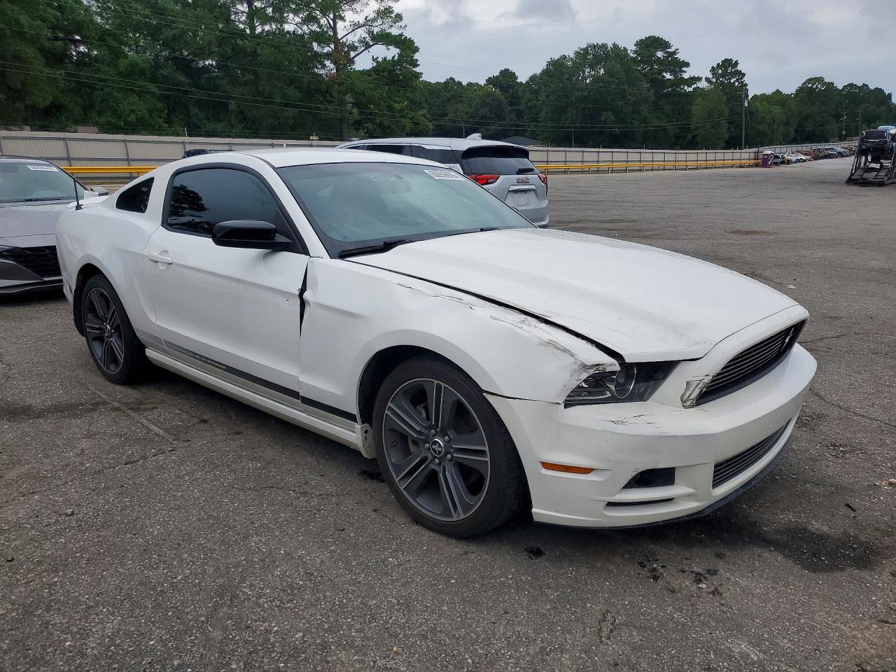 2013 Ford Mustang White vin: 1ZVBP8AM5D5210992