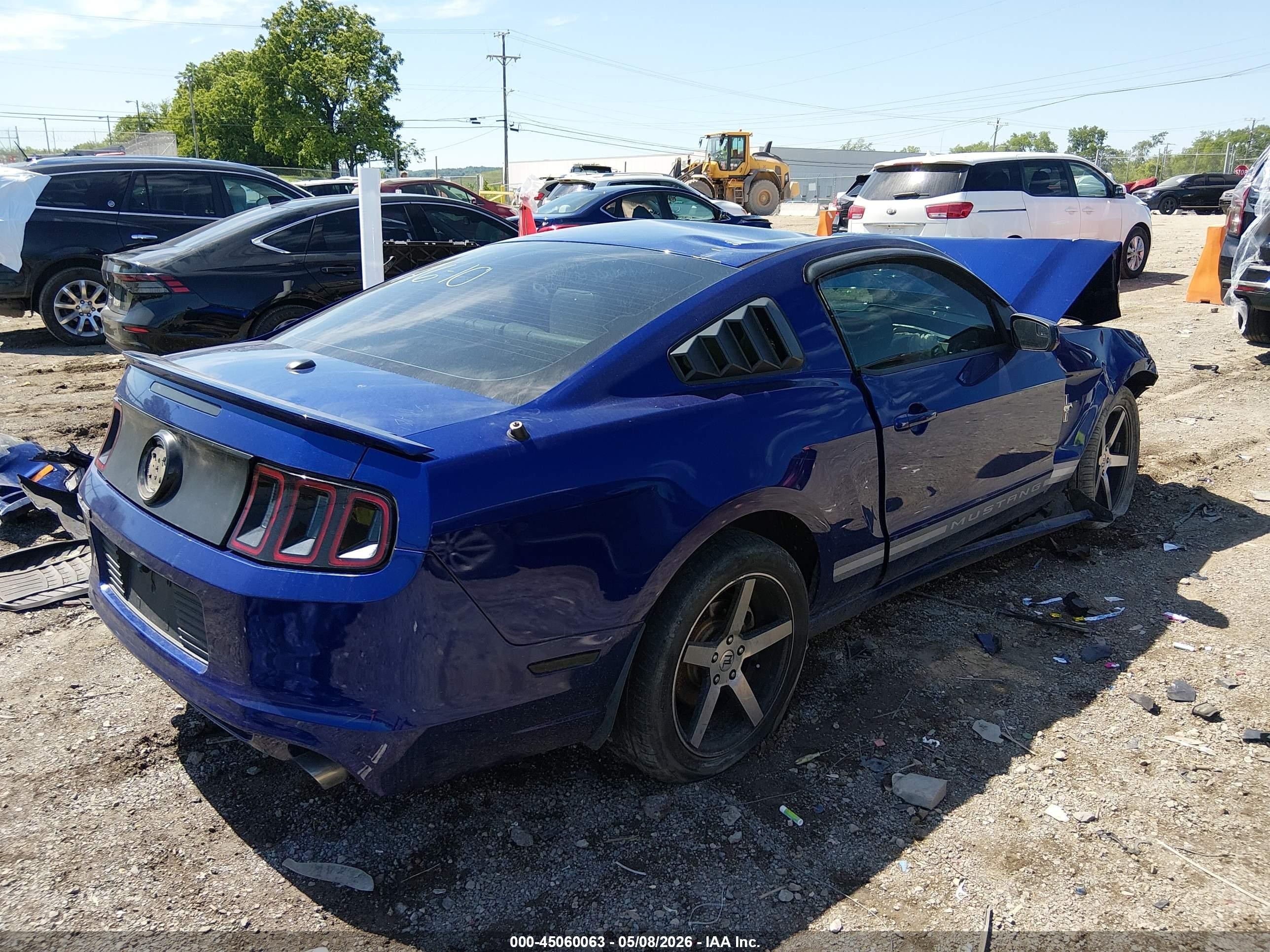 2013 Ford Mustang V6 Premium Синий vin: 1ZVBP8AM5D5215058