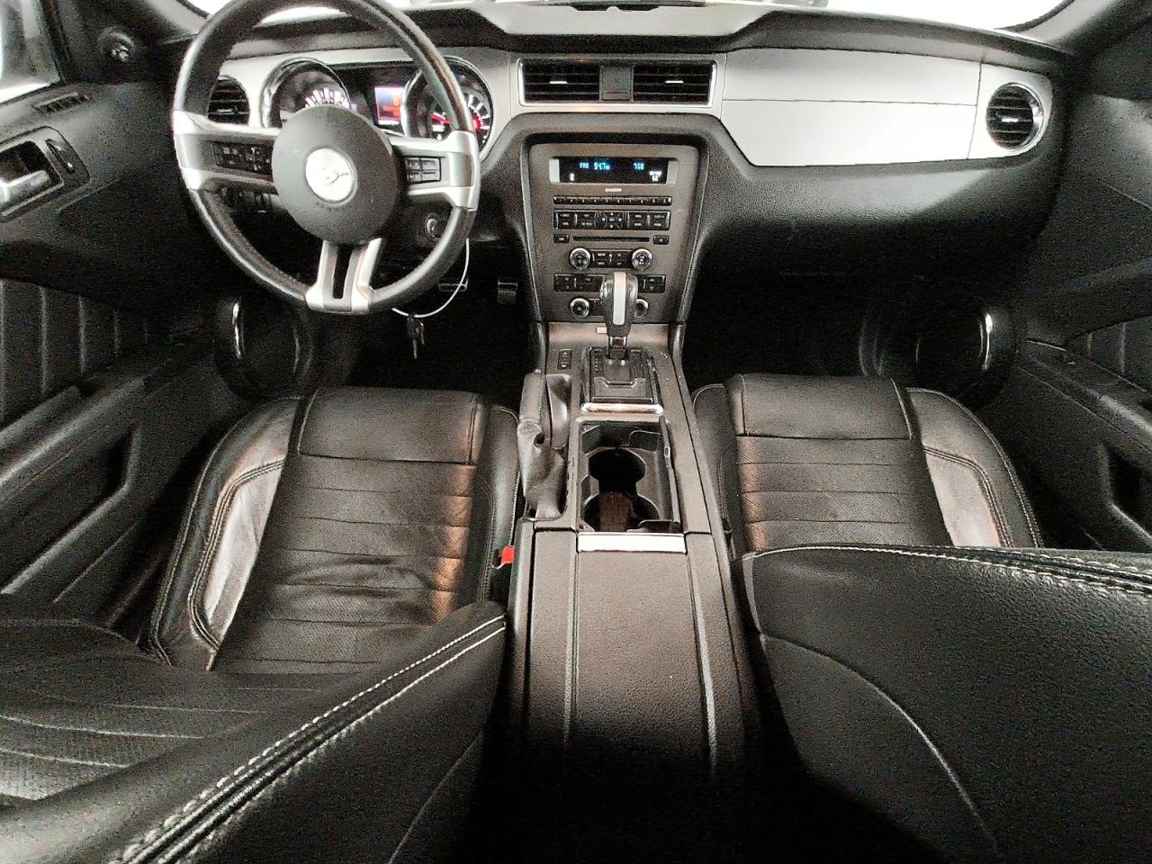2013 Ford Mustang White vin: 1ZVBP8AM5D5282629