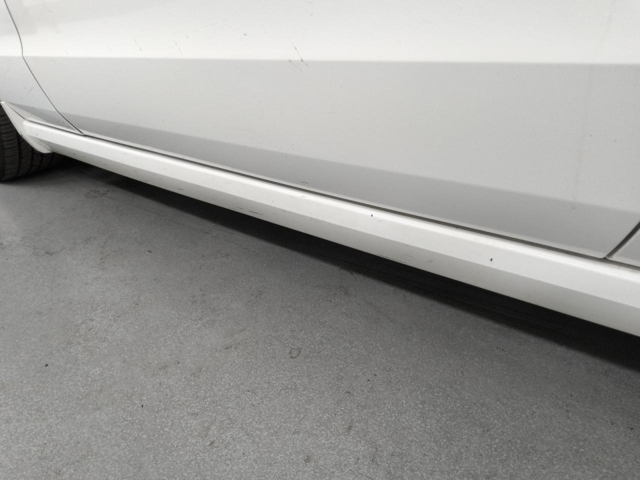 2013 Ford Mustang White vin: 1ZVBP8AM5D5282629 Damage: Left Rocker Panel Molding, Heavy Scratch, 1 To 2 Inches