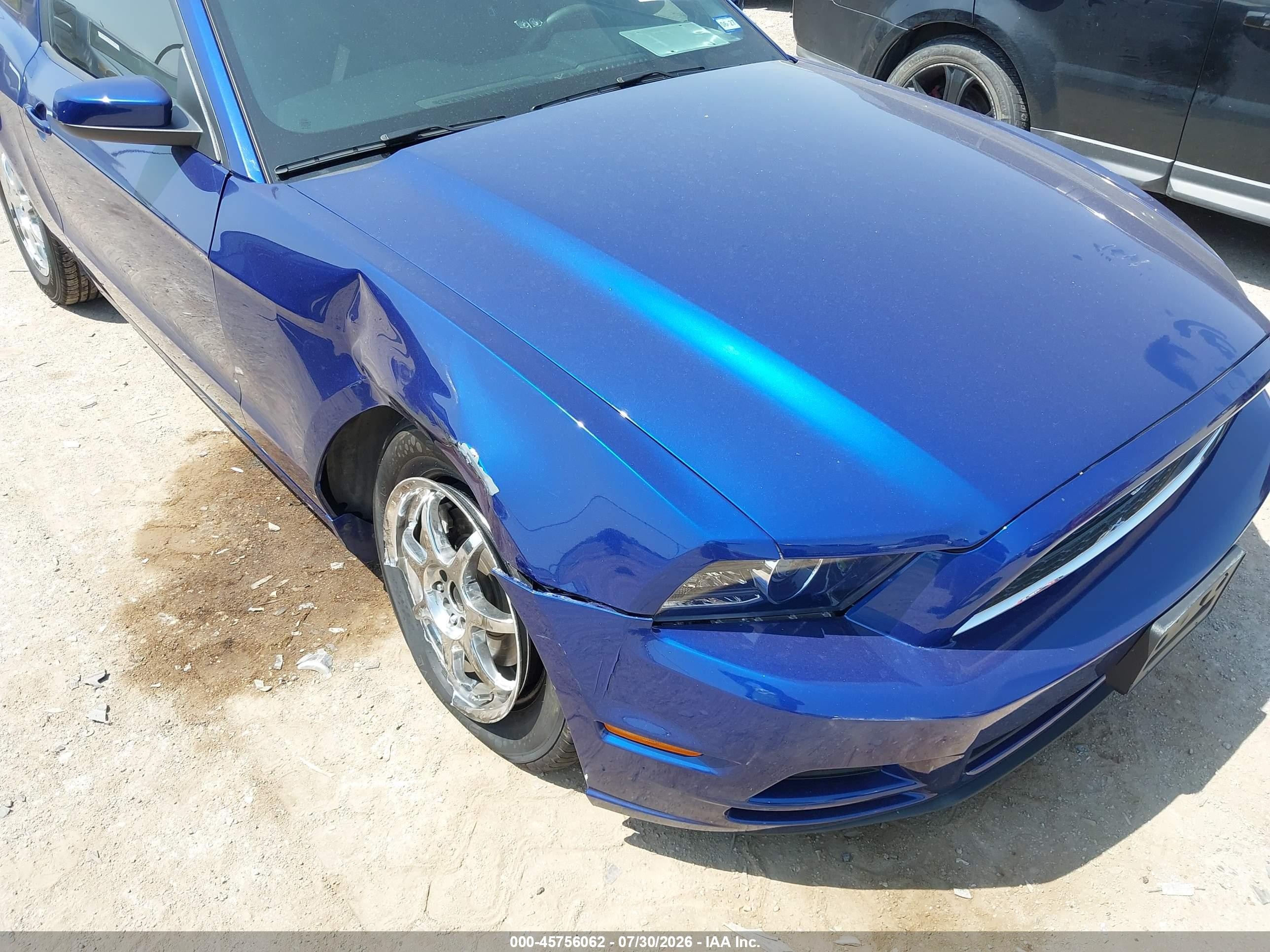 2014 Ford Mustang V6 Premium Синий vin: 1ZVBP8AM5E5199915