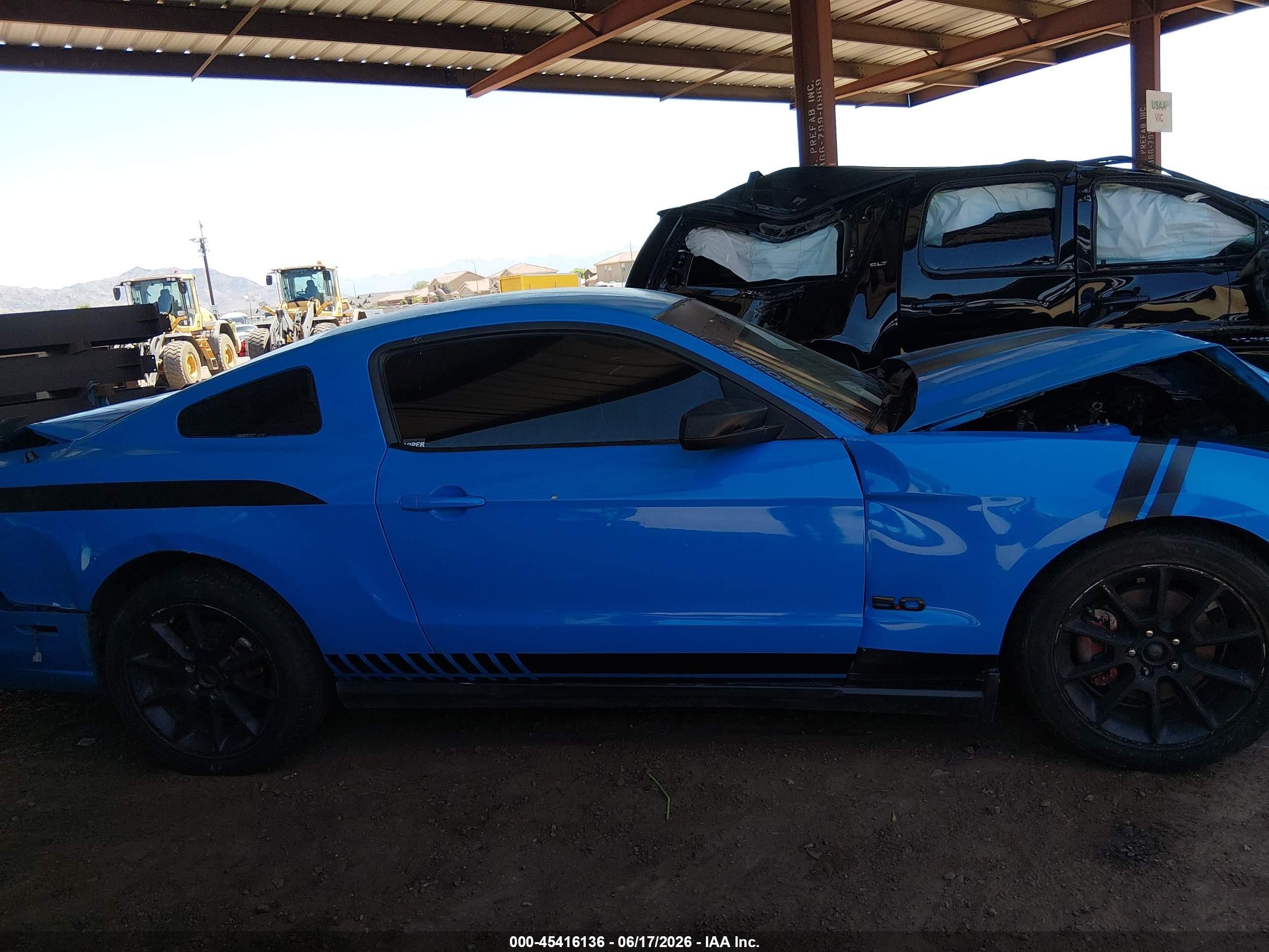 2014 Ford Mustang V6 Blue vin: 1ZVBP8AM5E5241189