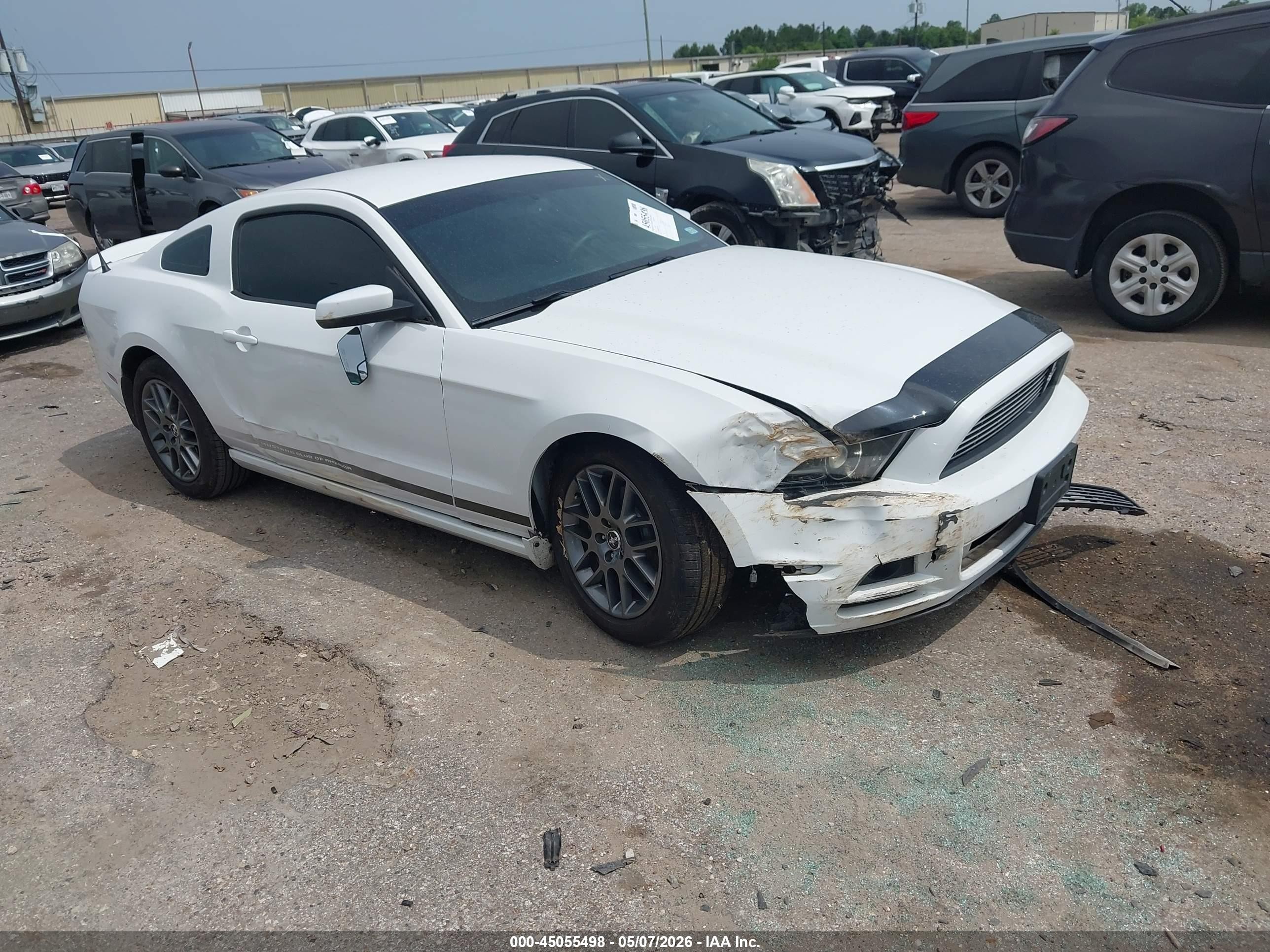 2014 Ford Mustang V6 Premium White vin: 1ZVBP8AM5E5263905