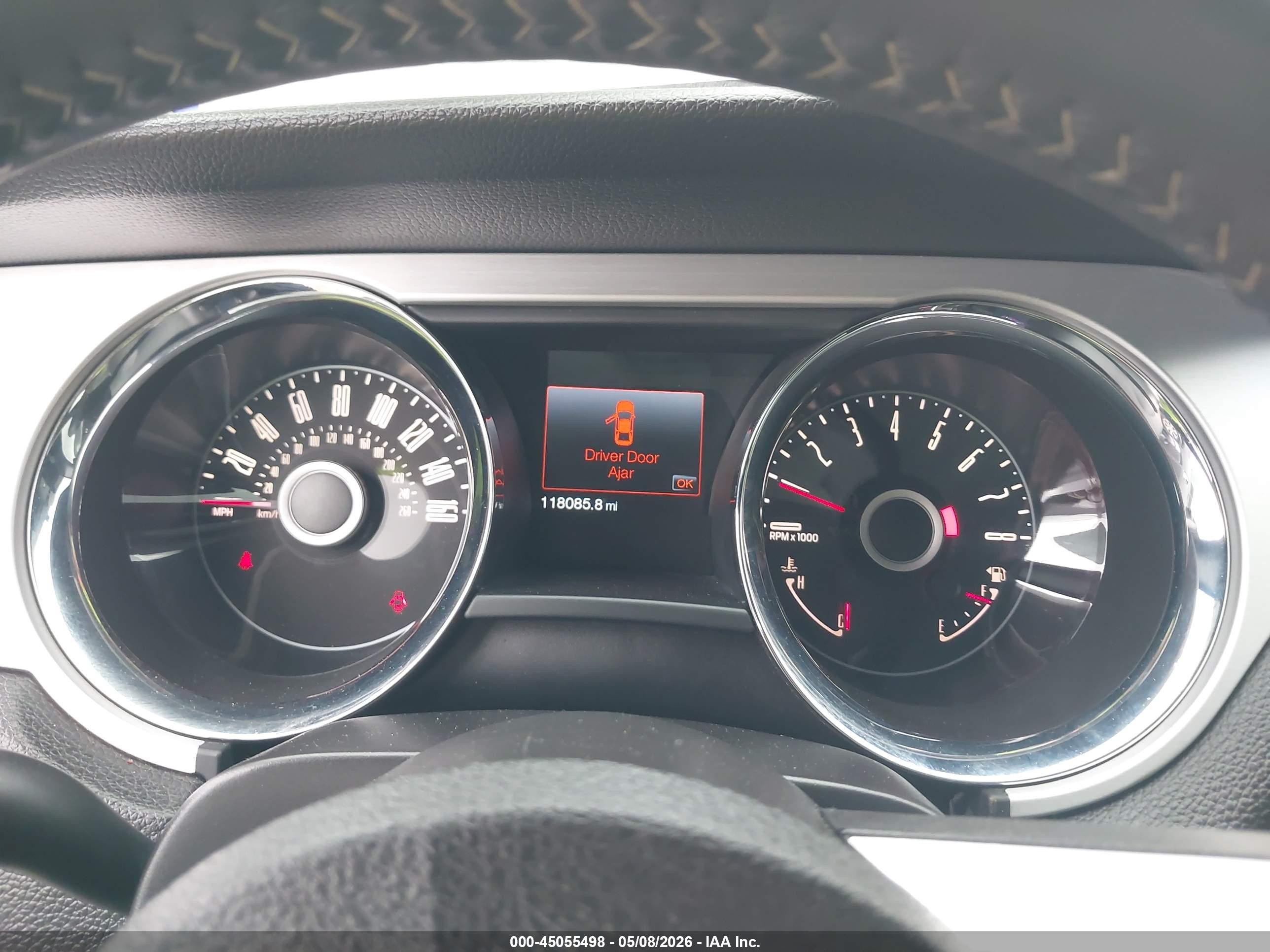 2014 Ford Mustang V6 Premium Белый vin: 1ZVBP8AM5E5263905