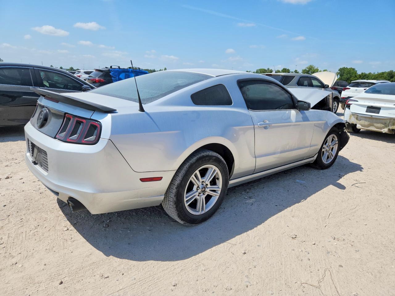 2014 Ford Mustang Silver vin: 1ZVBP8AM5E5304601