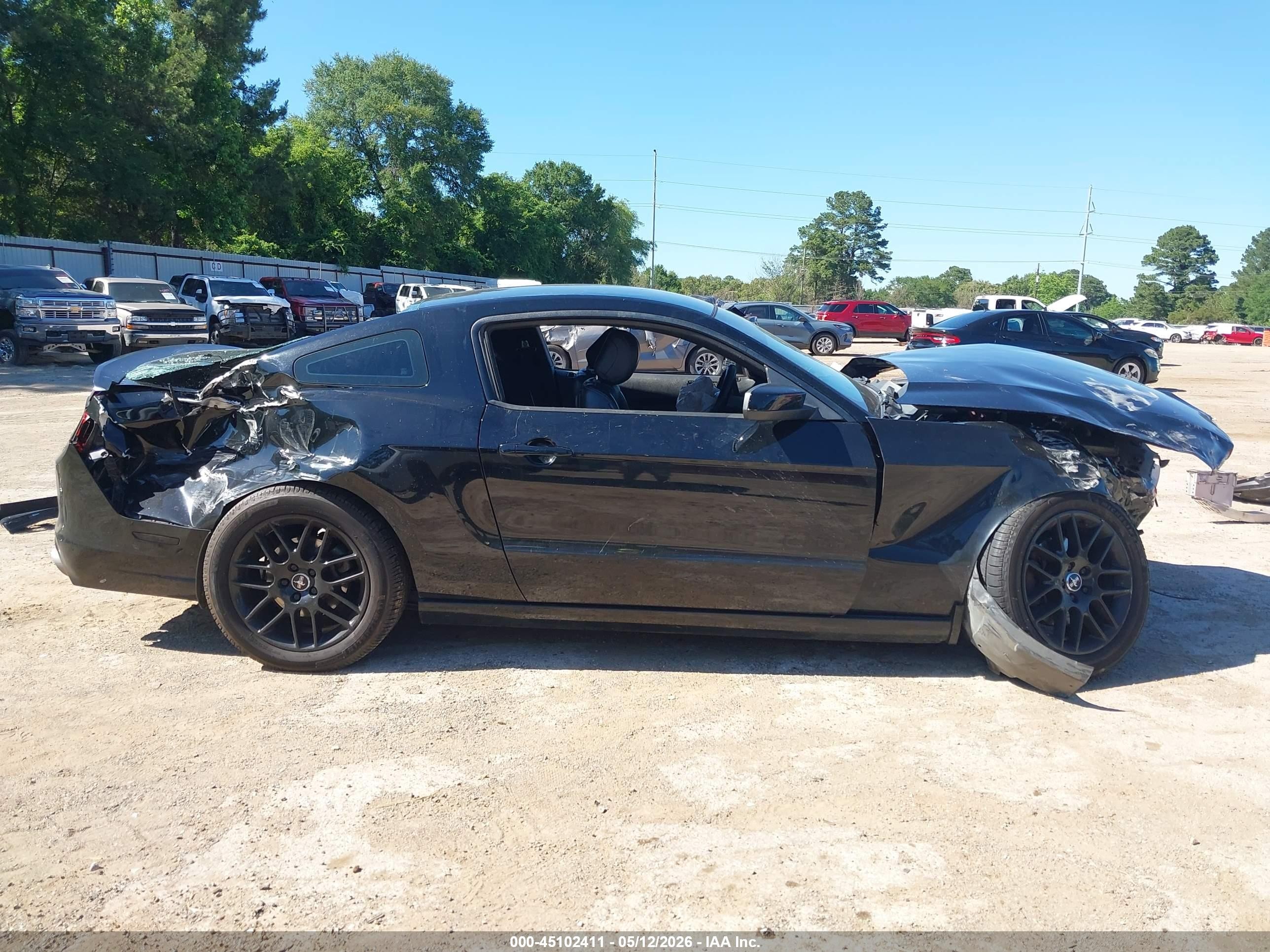 2014 Ford Mustang V6 Premium Black vin: 1ZVBP8AM5E5315968