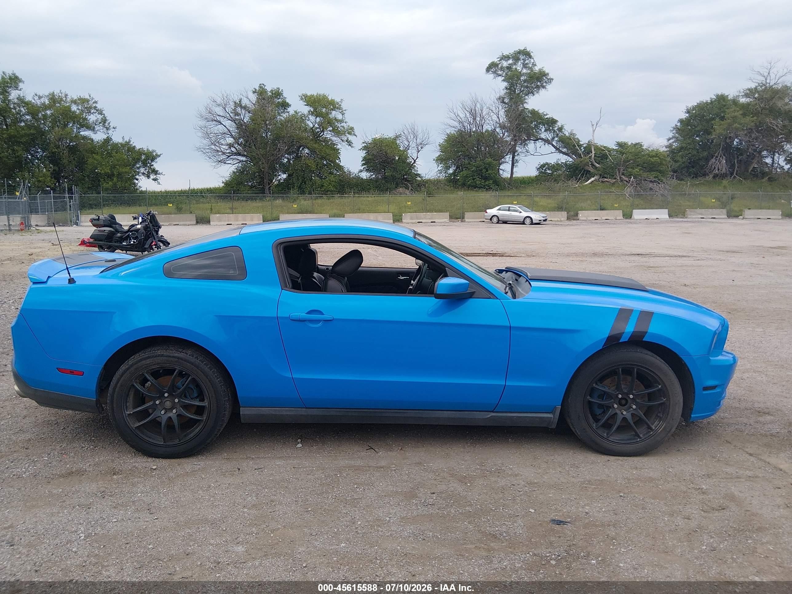 2011 Ford Mustang V6 Premium Blue vin: 1ZVBP8AM6B5101387