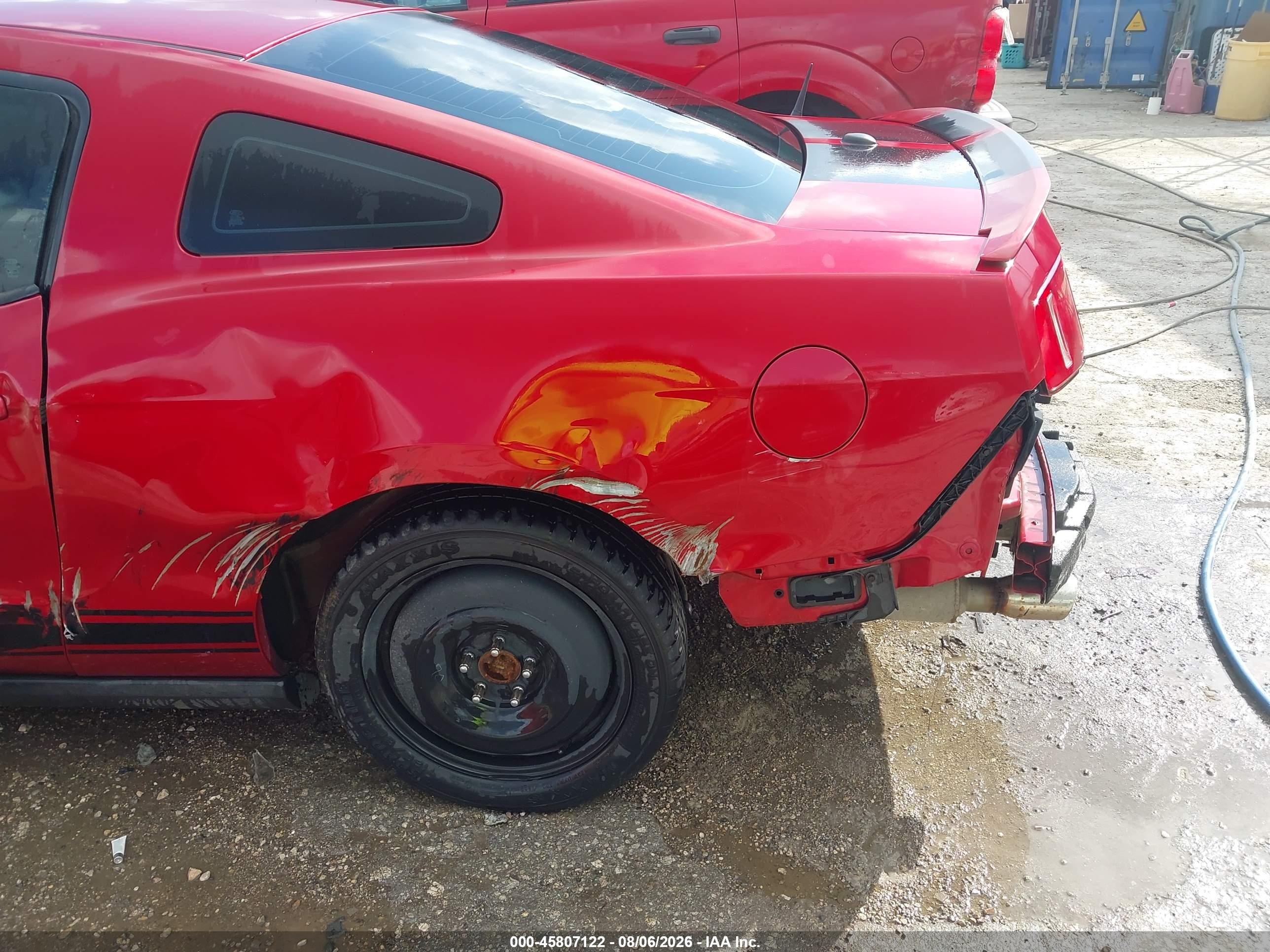 2011 Ford Mustang V6 Premium Red vin: 1ZVBP8AM6B5111420