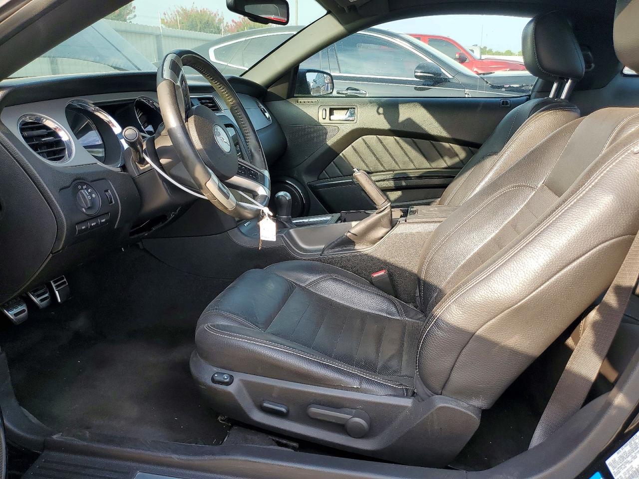 2011 Ford Mustang Base Black vin: 1ZVBP8AM6B5146653