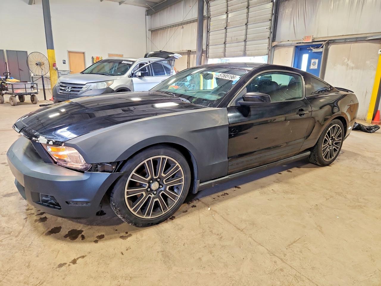 2011 Ford Mustang Black vin: 1ZVBP8AM6B5152761